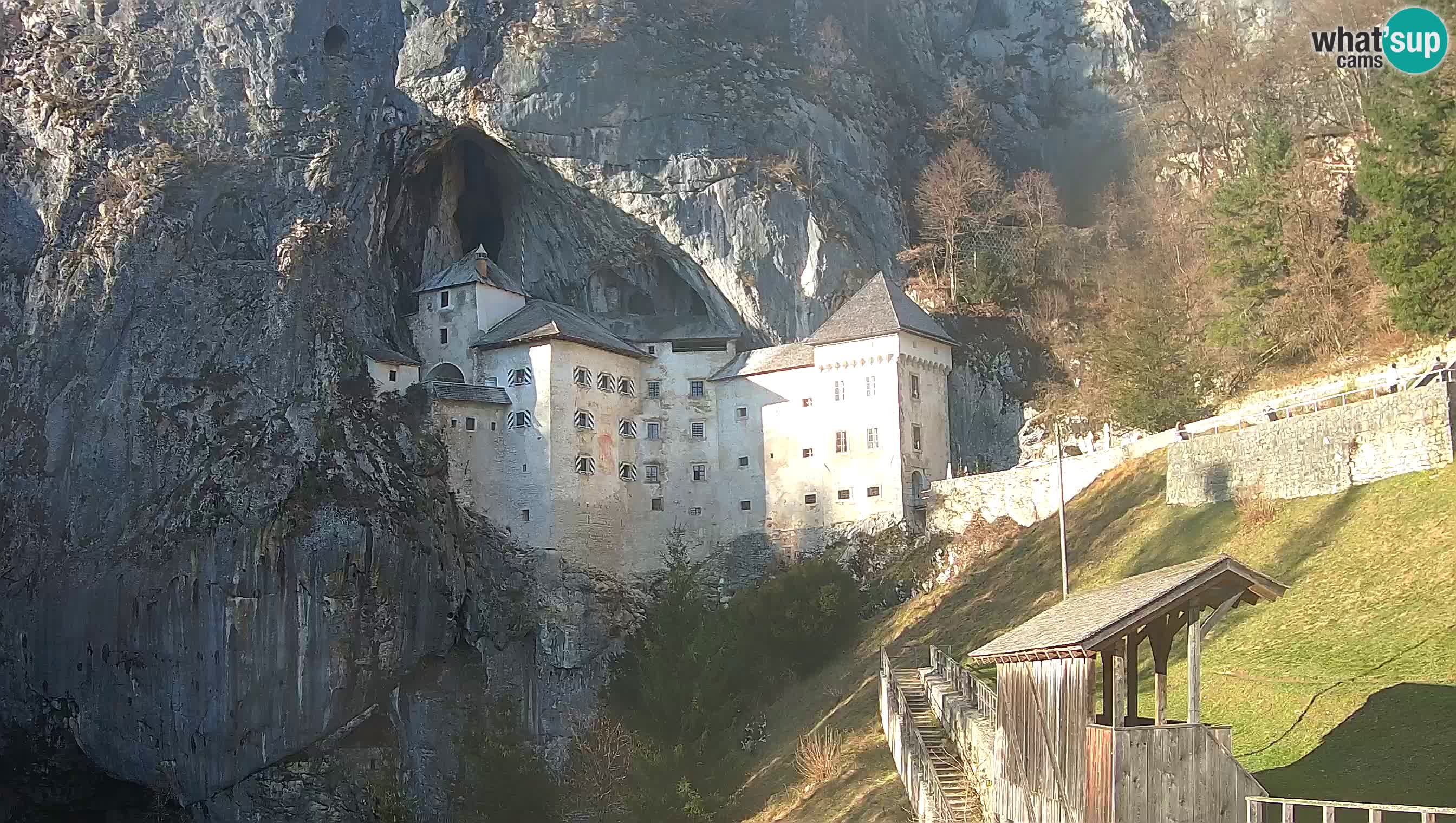 Live Webcam Grad Predjama – Château de Predjama – Postojna – Slovénie