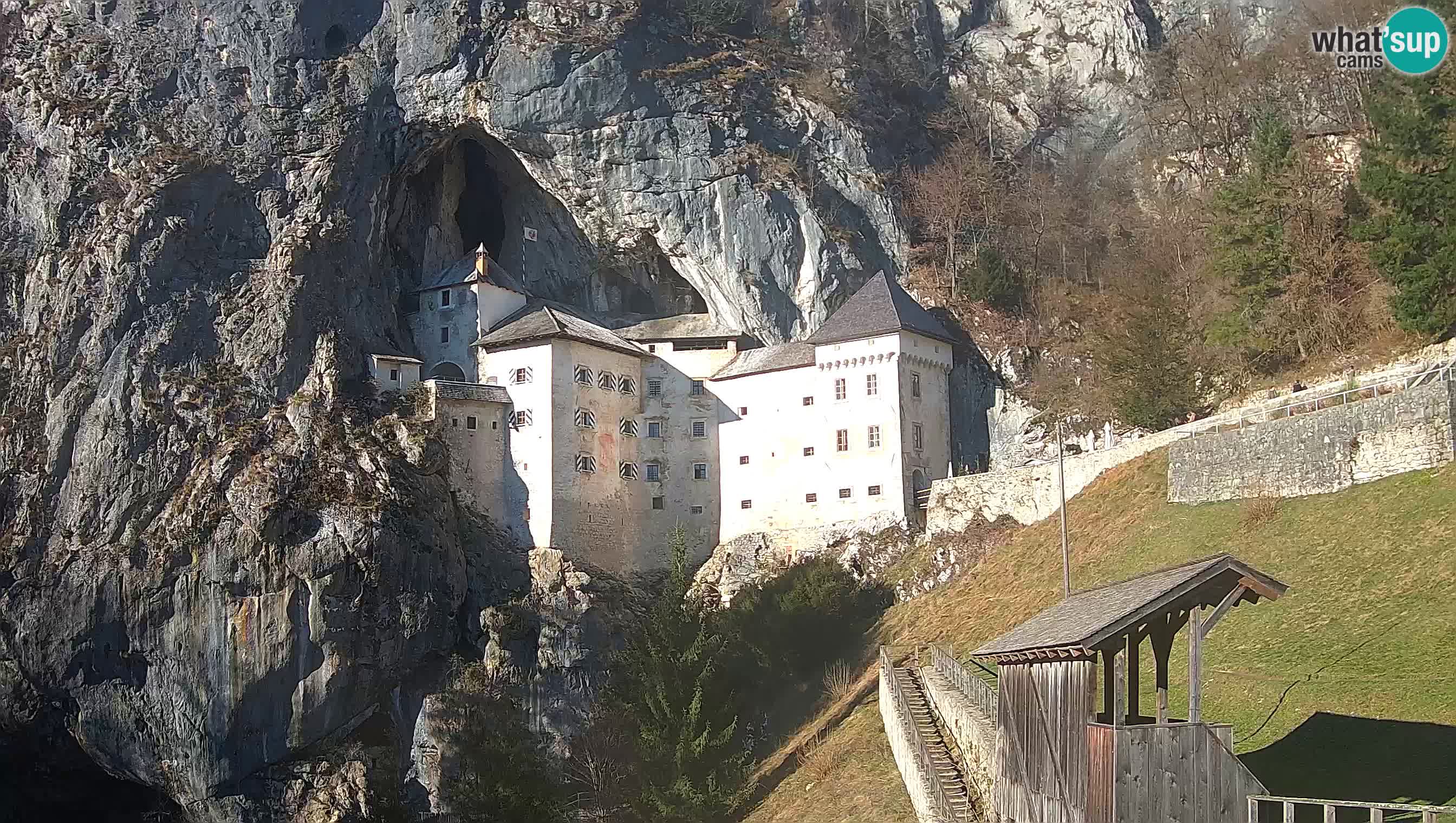 Live Webcam Grad Predjama – Château de Predjama – Postojna – Slovénie