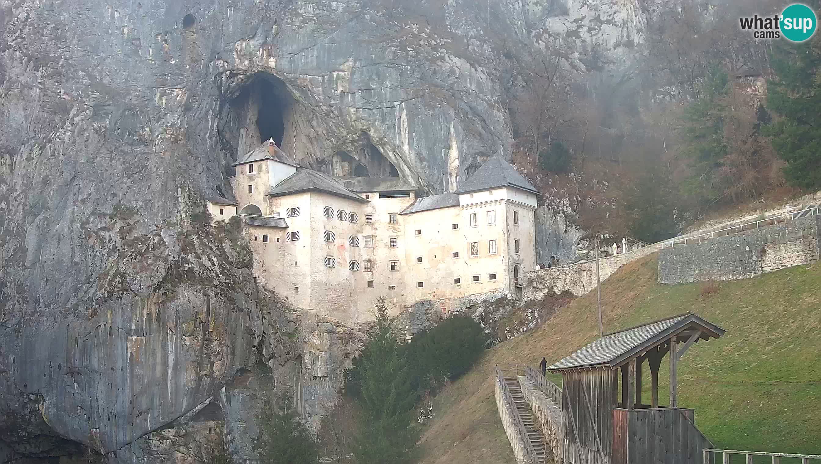 Live Webcam Grad Predjama – Château de Predjama – Postojna – Slovénie