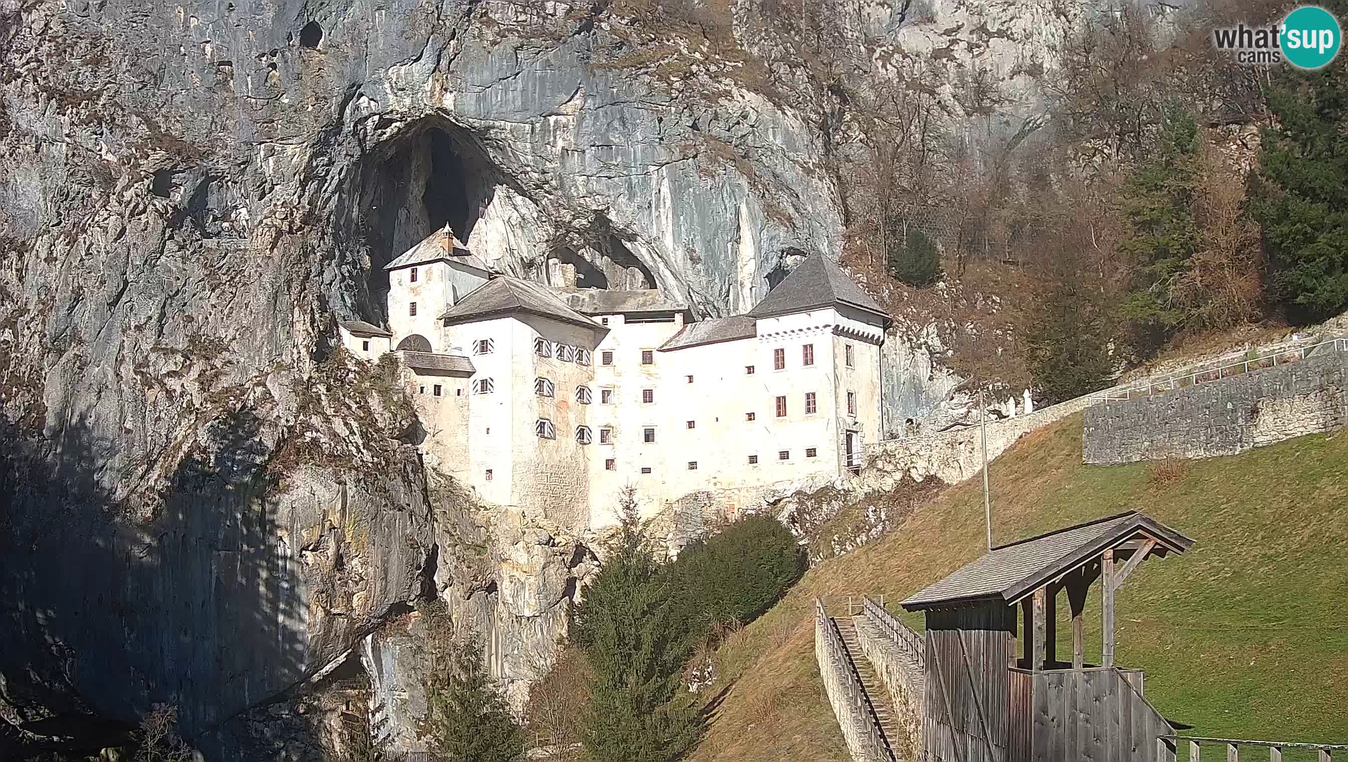 Live Webcam Höhlenburg Predjama – Postojna – Slowenien