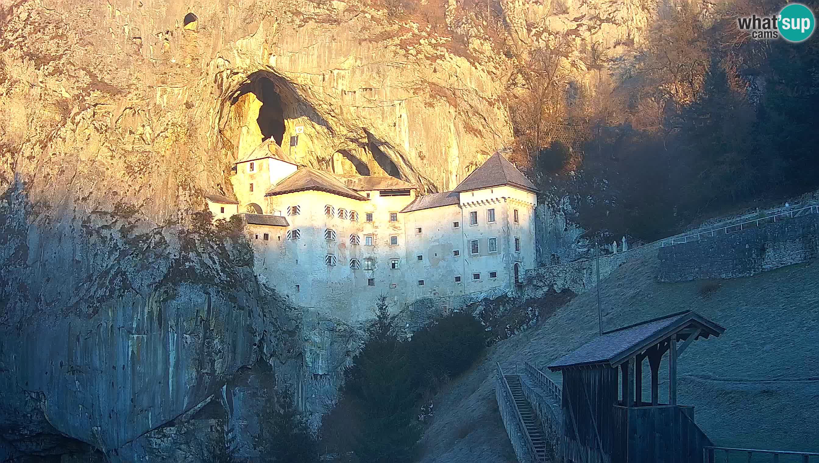 Web kamera Predjamski dvorac – Postojna – Slovenija