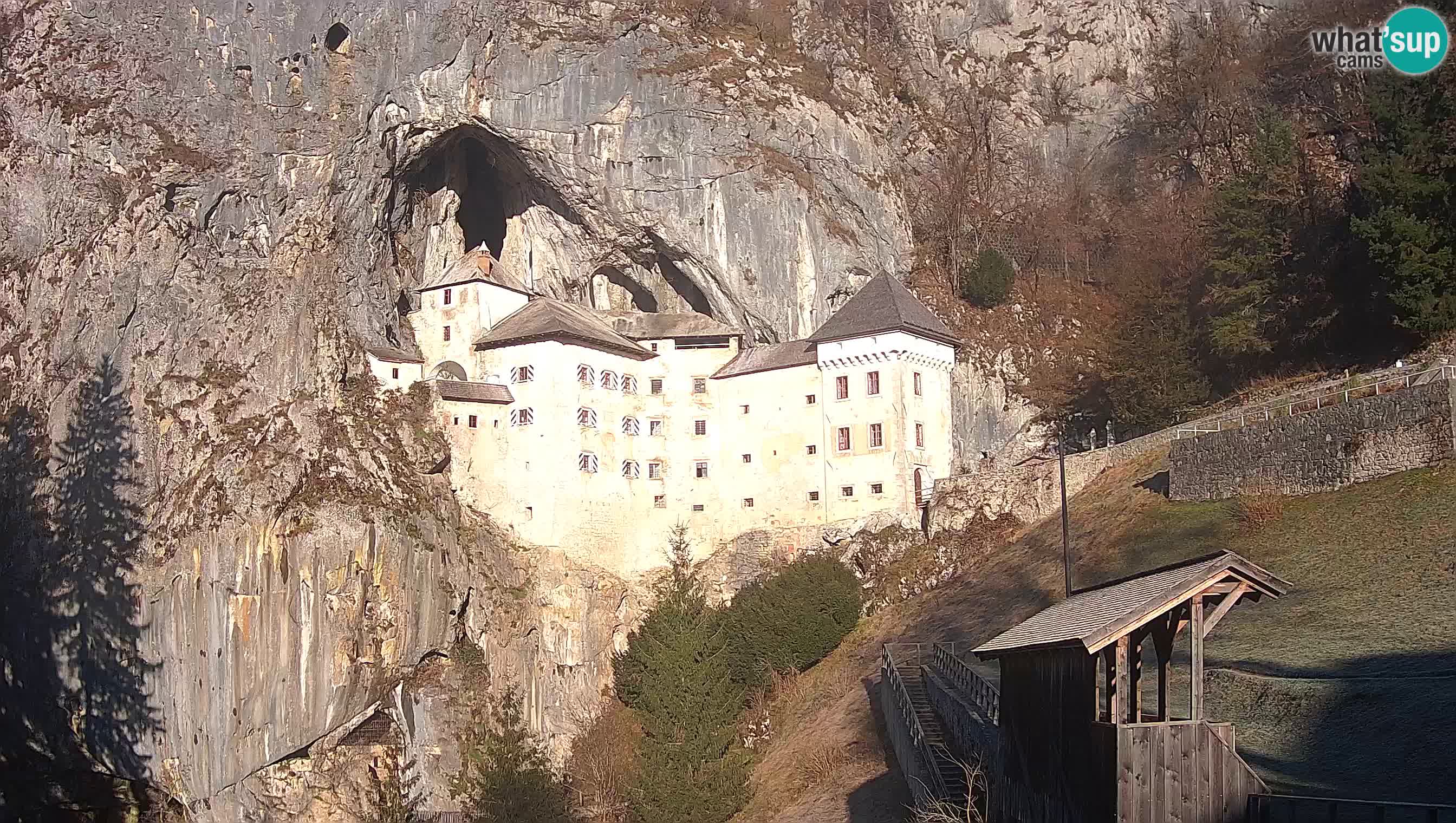 Live Webcam Grad Predjama – Château de Predjama – Postojna – Slovénie