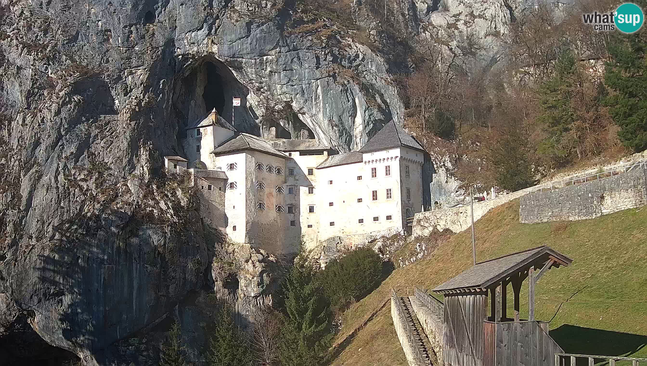 Live Webcam Höhlenburg Predjama – Postojna – Slowenien
