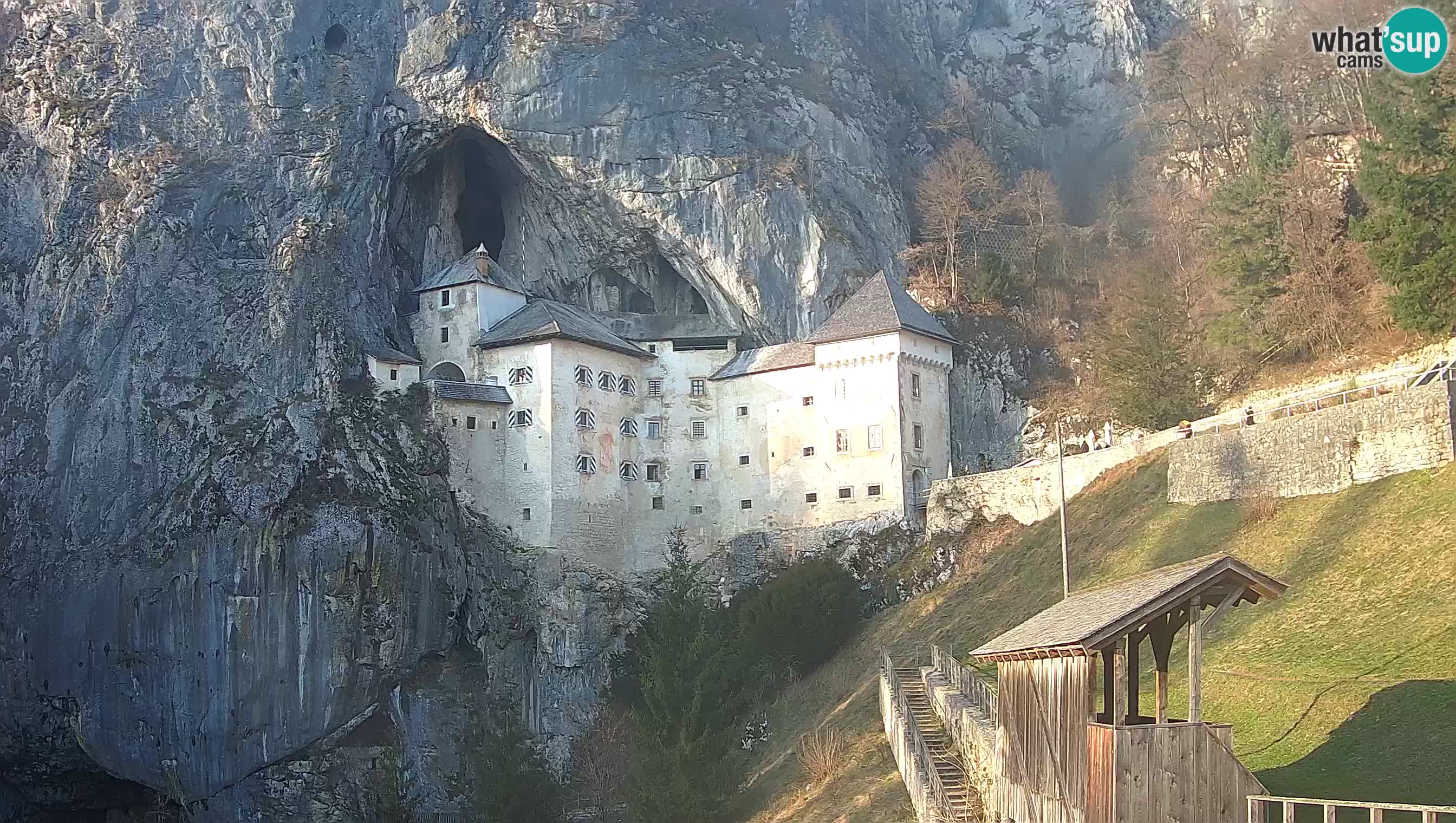 Live Webcam Höhlenburg Predjama – Postojna – Slowenien