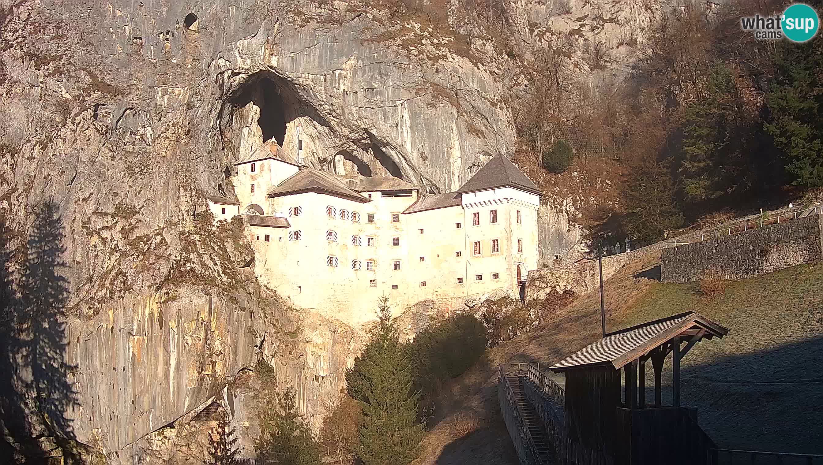 Web kamera Predjamski dvorac – Postojna – Slovenija