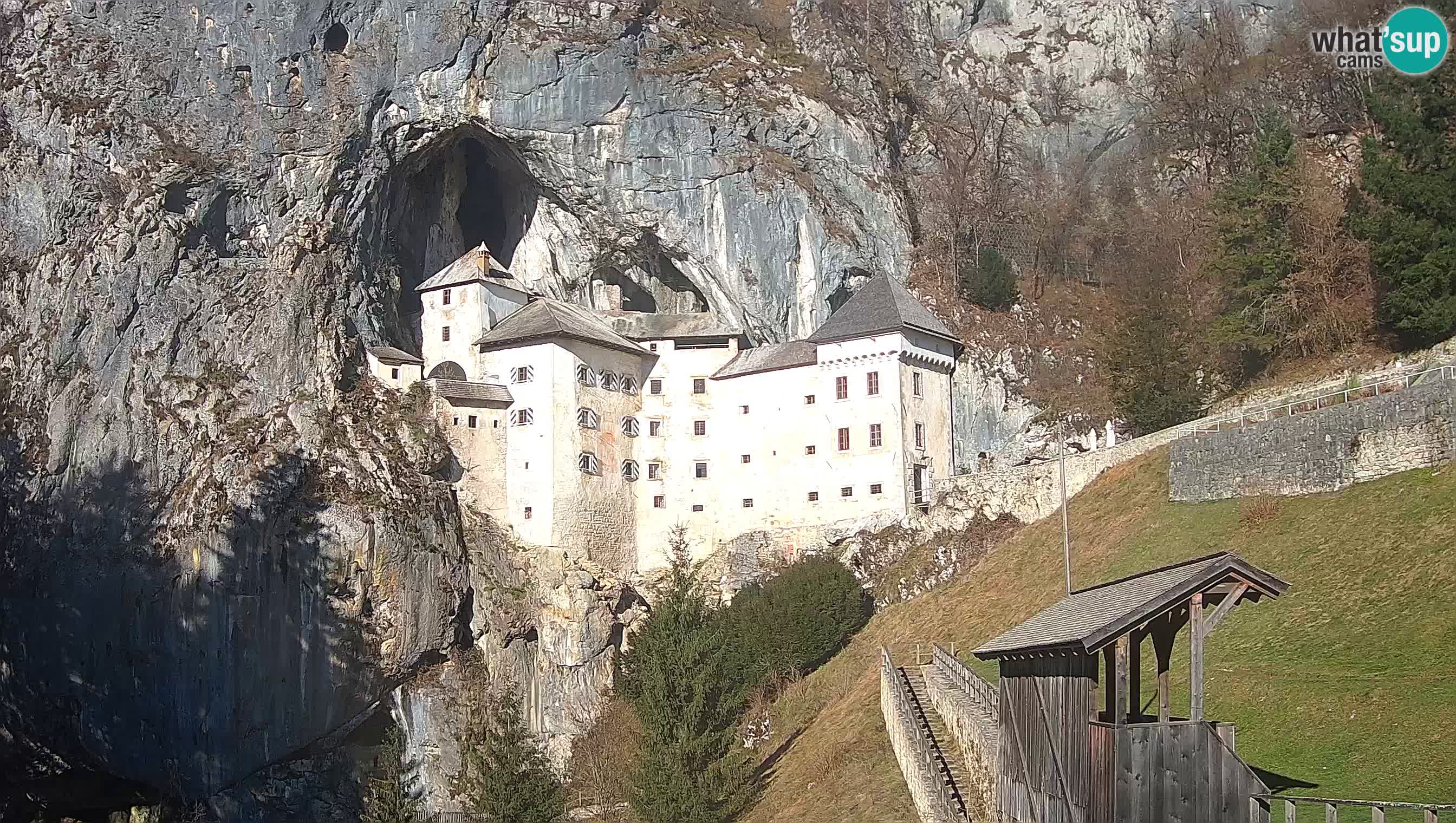 Live Webcam Höhlenburg Predjama – Postojna – Slowenien