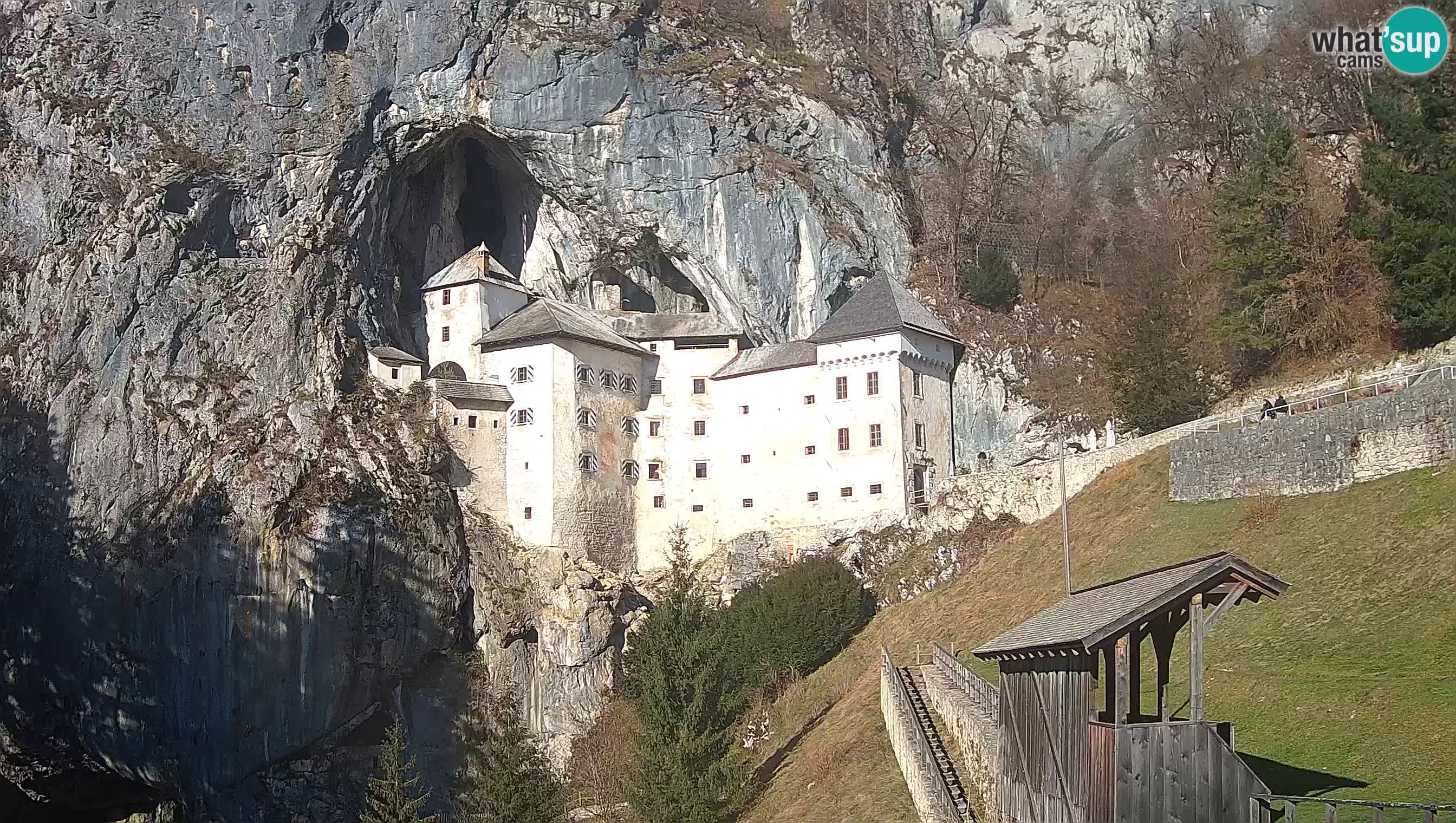 Live Webcam Grad Predjama – Château de Predjama – Postojna – Slovénie