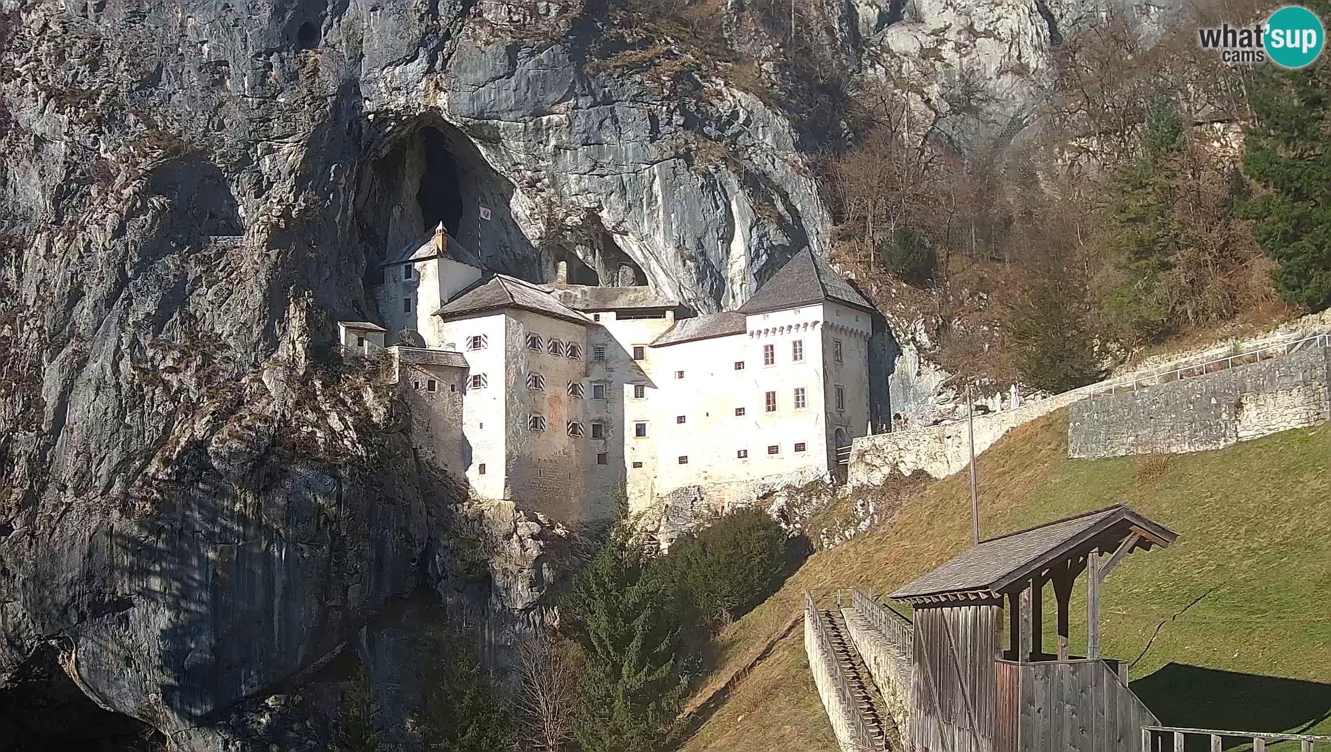 Live Webcam Höhlenburg Predjama – Postojna – Slowenien