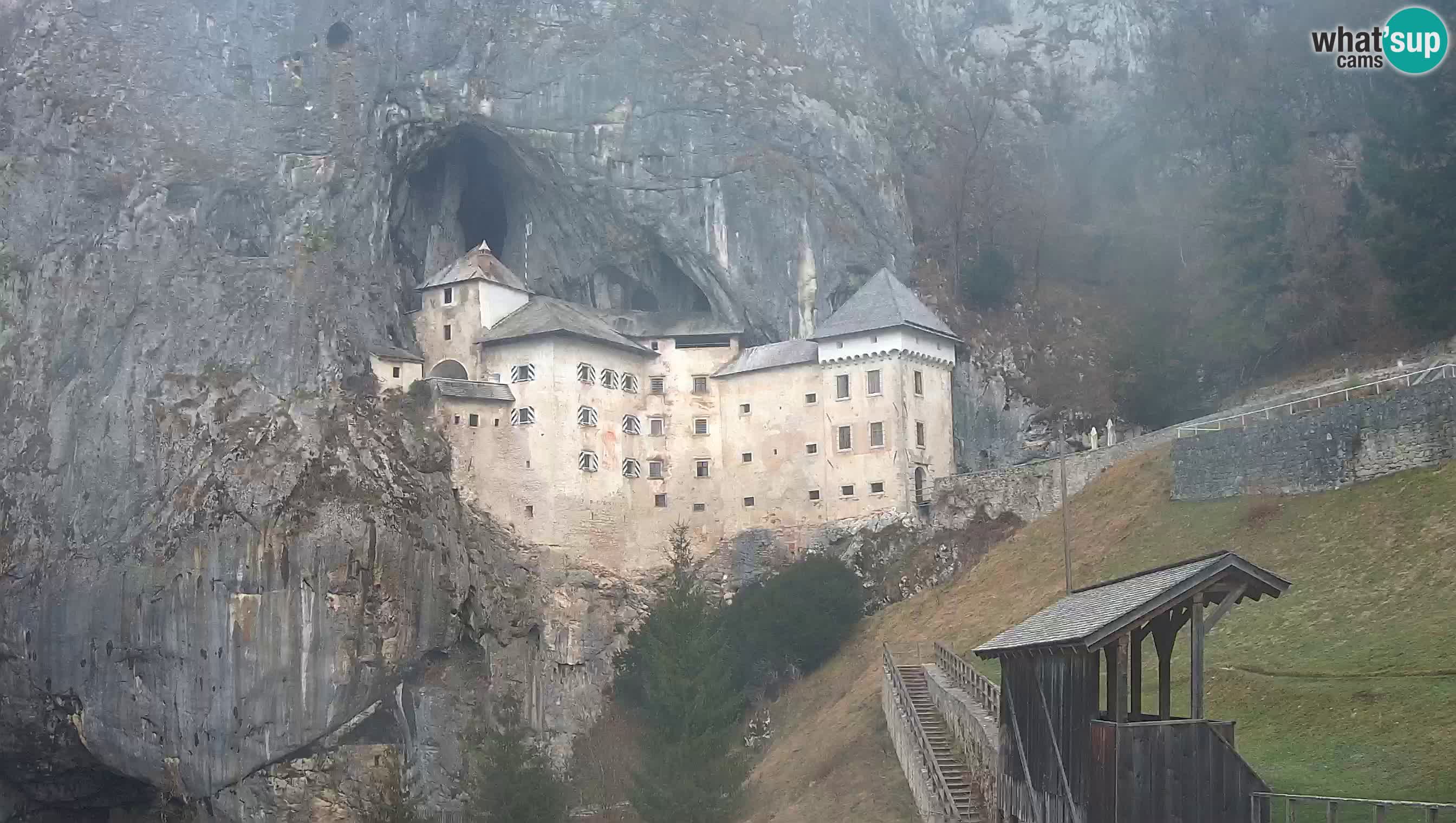 Live Webcam Grad Predjama – Château de Predjama – Postojna – Slovénie