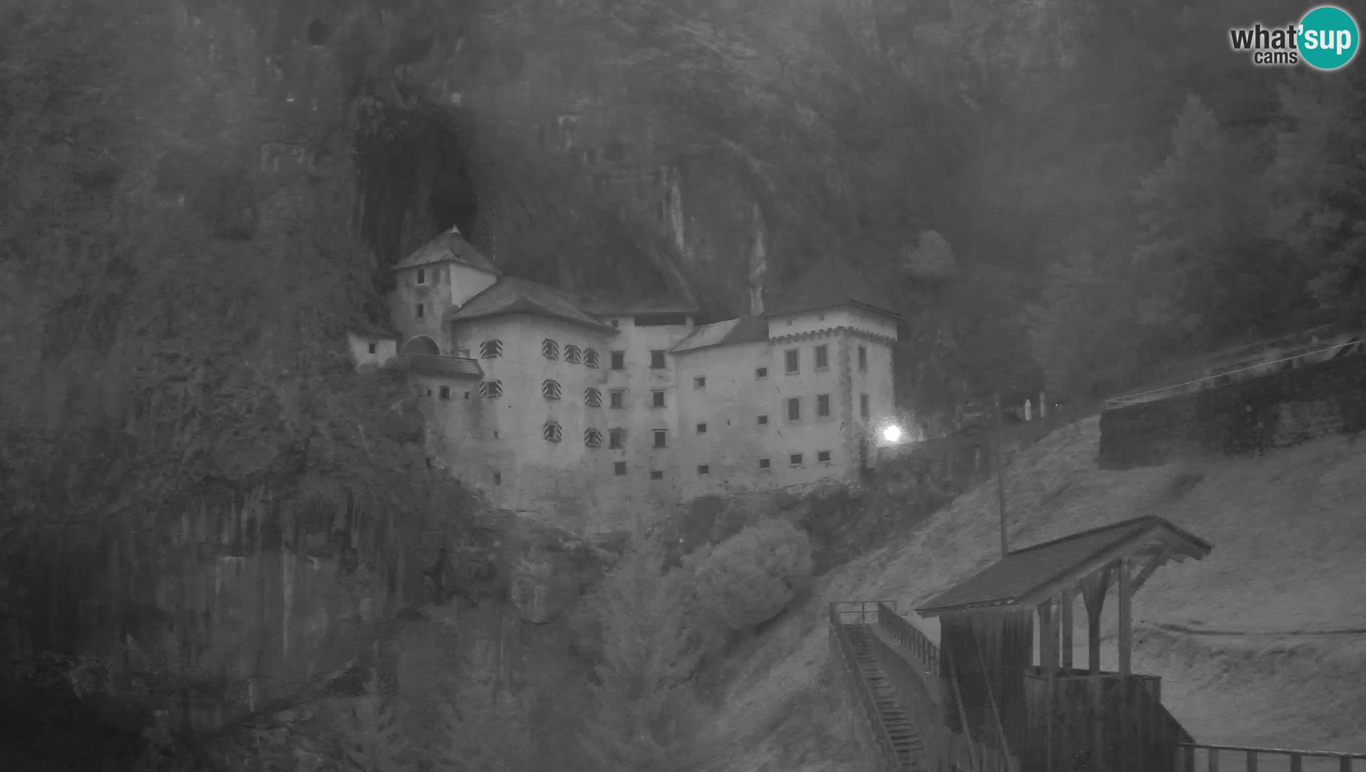 Live Webcam Grad Predjama – Château de Predjama – Postojna – Slovénie