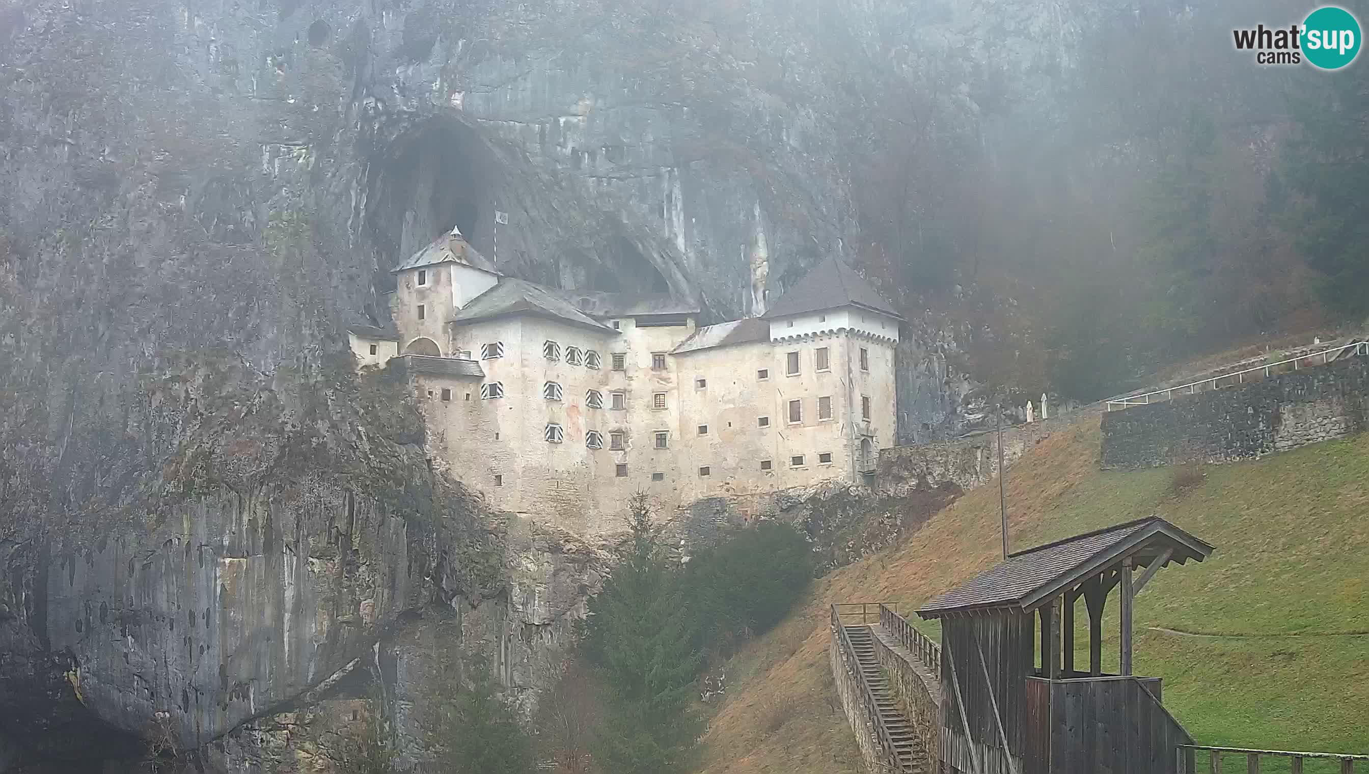 Web kamera Predjamski dvorac – Postojna – Slovenija