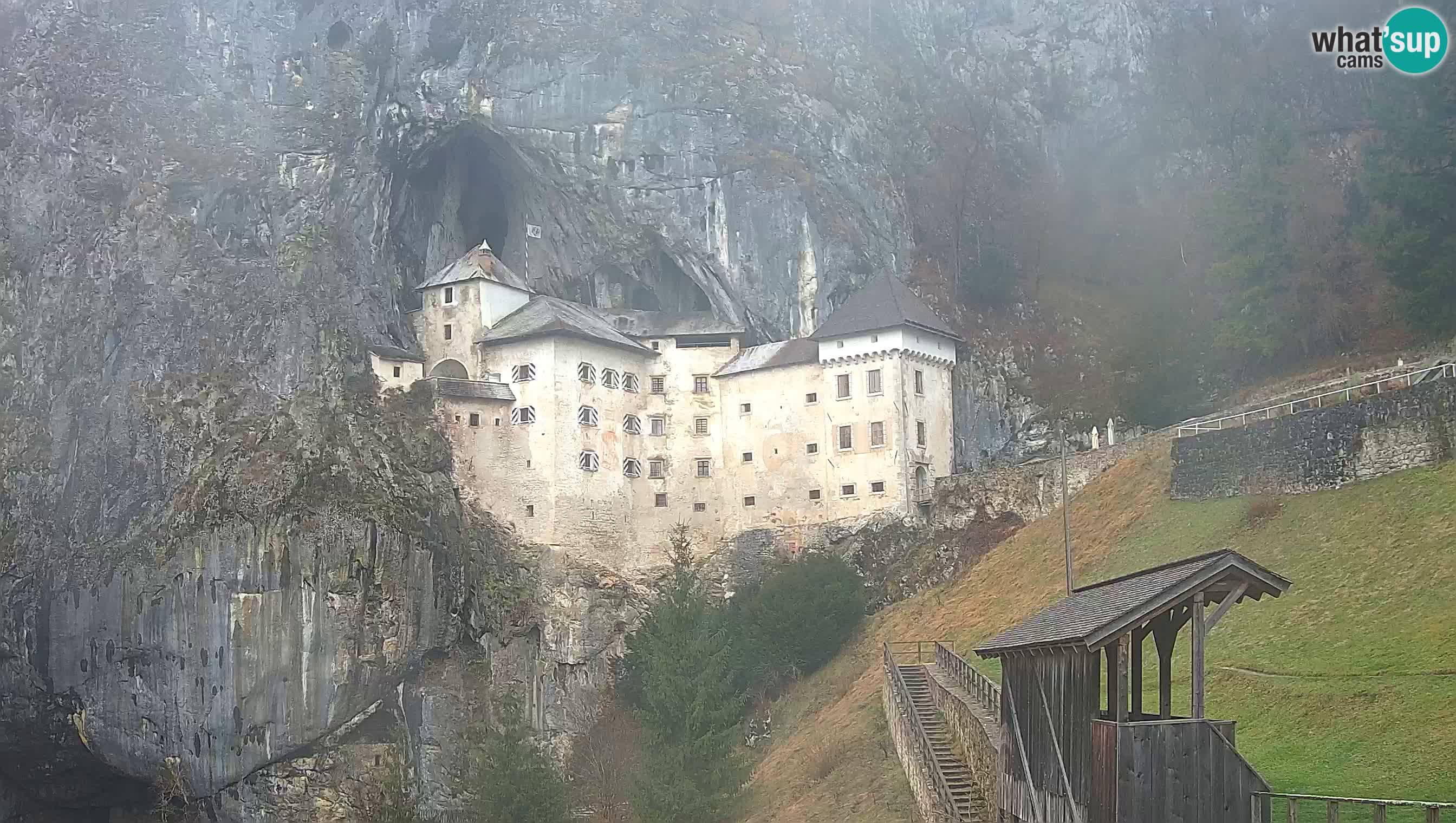Live Webcam Grad Predjama – Château de Predjama – Postojna – Slovénie