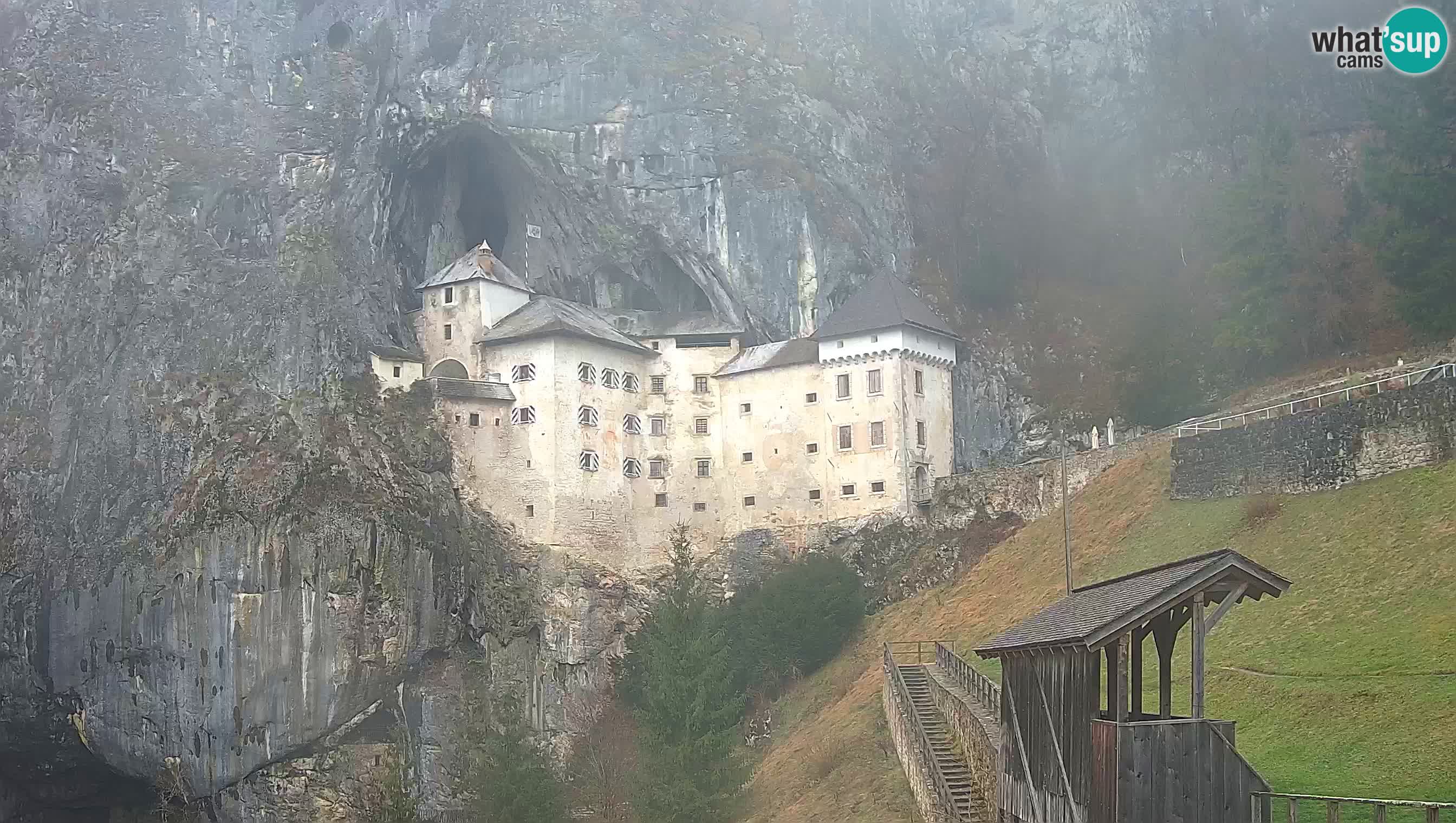 Live Webcam Grad Predjama – Château de Predjama – Postojna – Slovénie