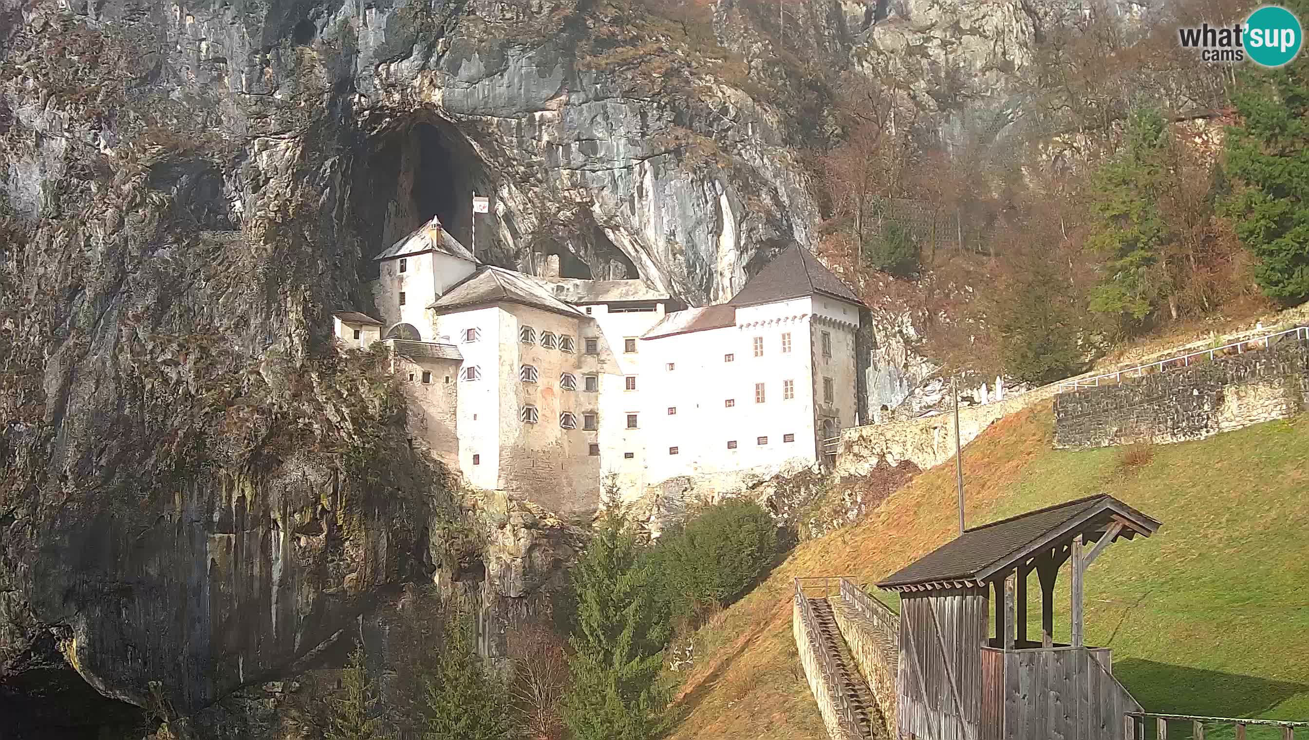 Live Webcam Höhlenburg Predjama – Postojna – Slowenien