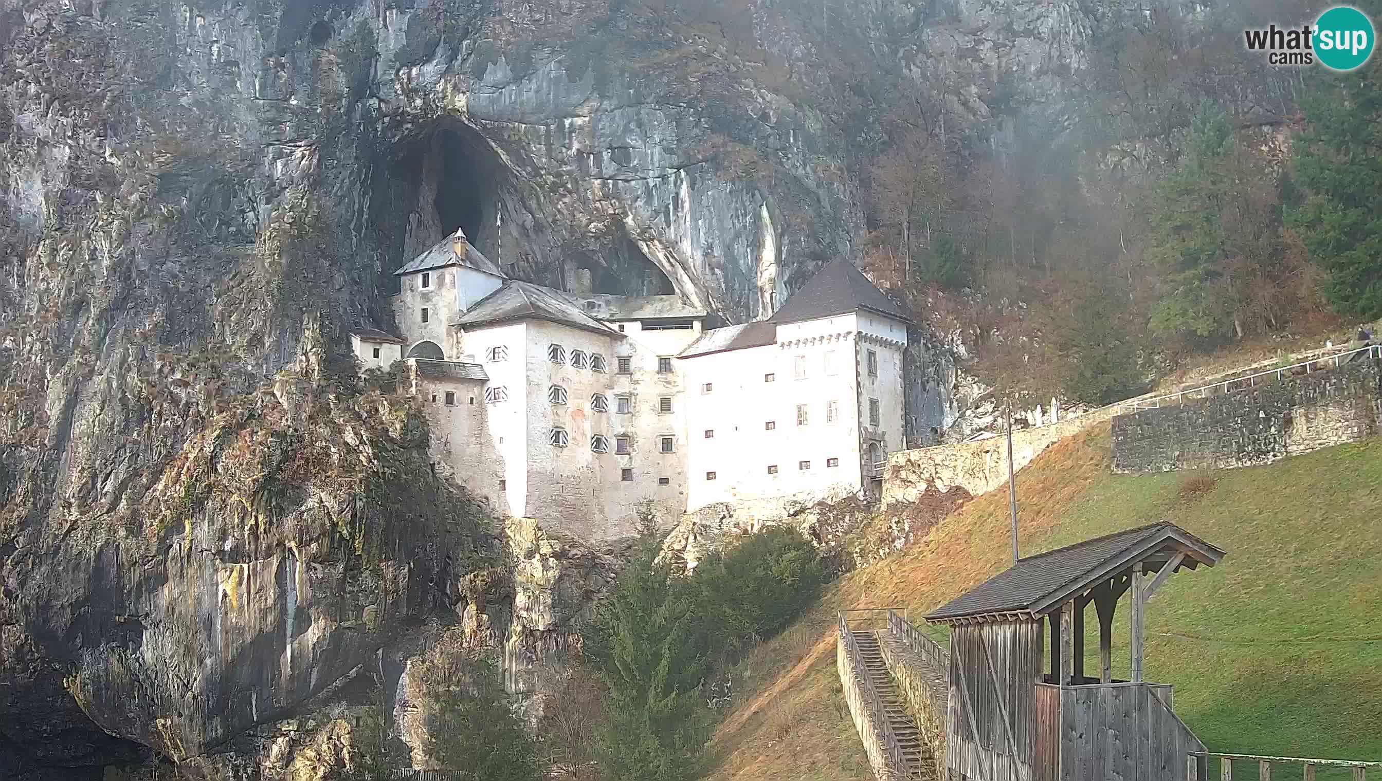Web kamera Predjamski dvorac – Postojna – Slovenija
