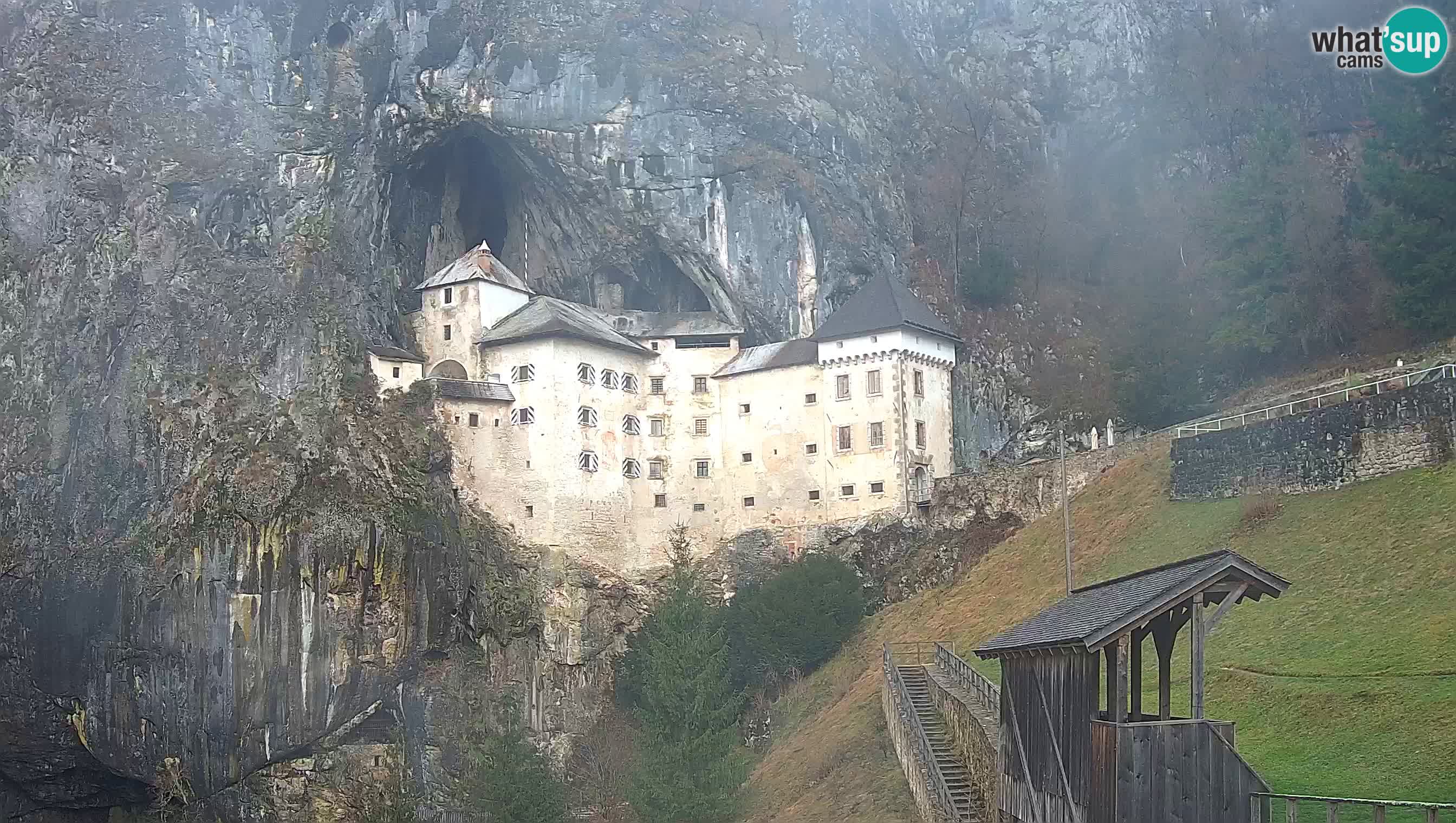 Live Webcam Grad Predjama – Château de Predjama – Postojna – Slovénie