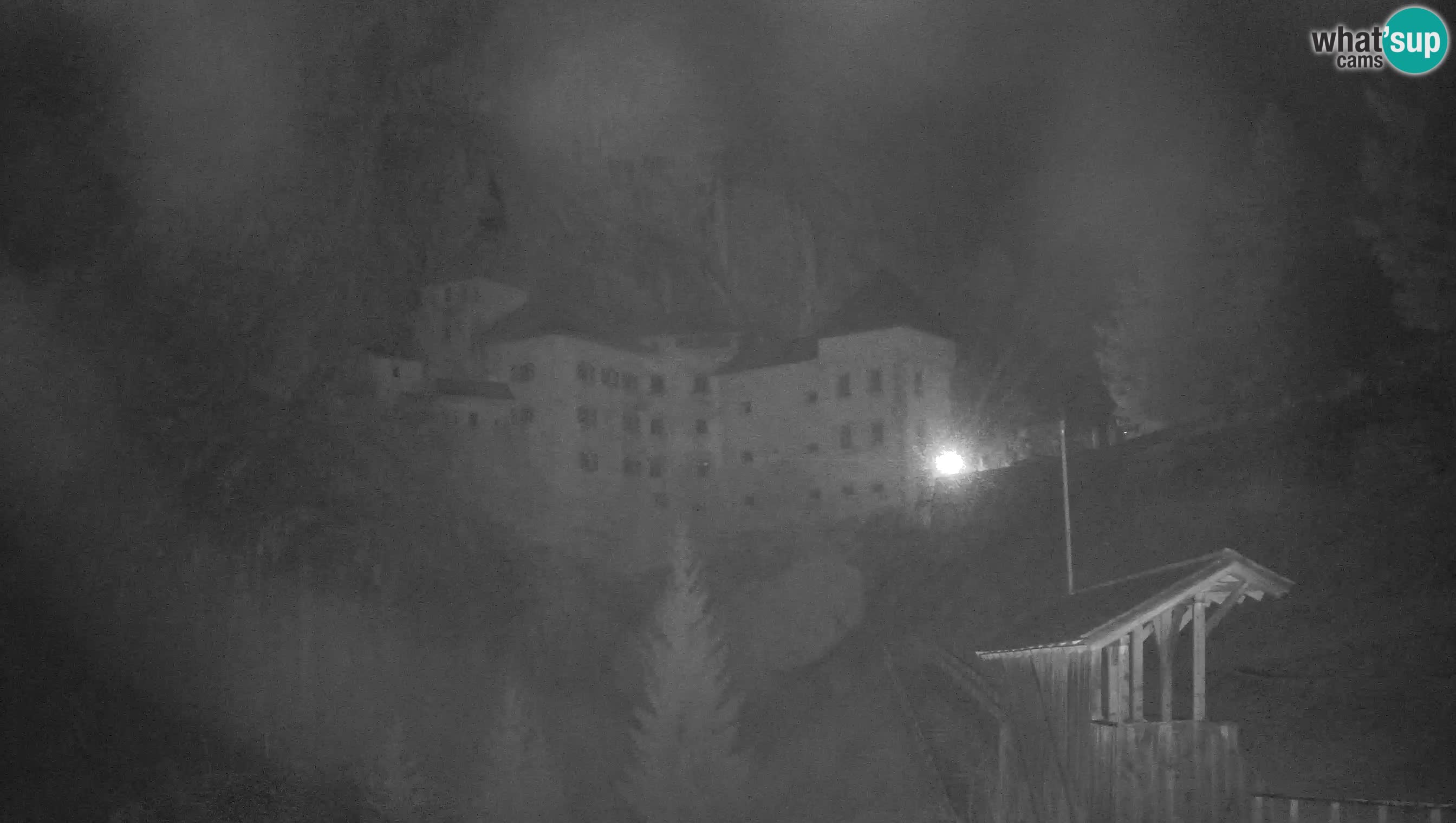 Spletna kamera Predjamski grad – Grad Predjama – Postojna