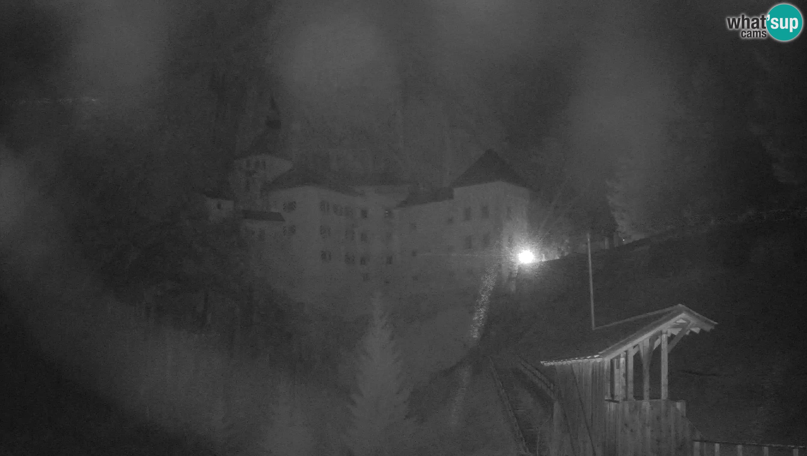 Spletna kamera Predjamski grad – Grad Predjama – Postojna