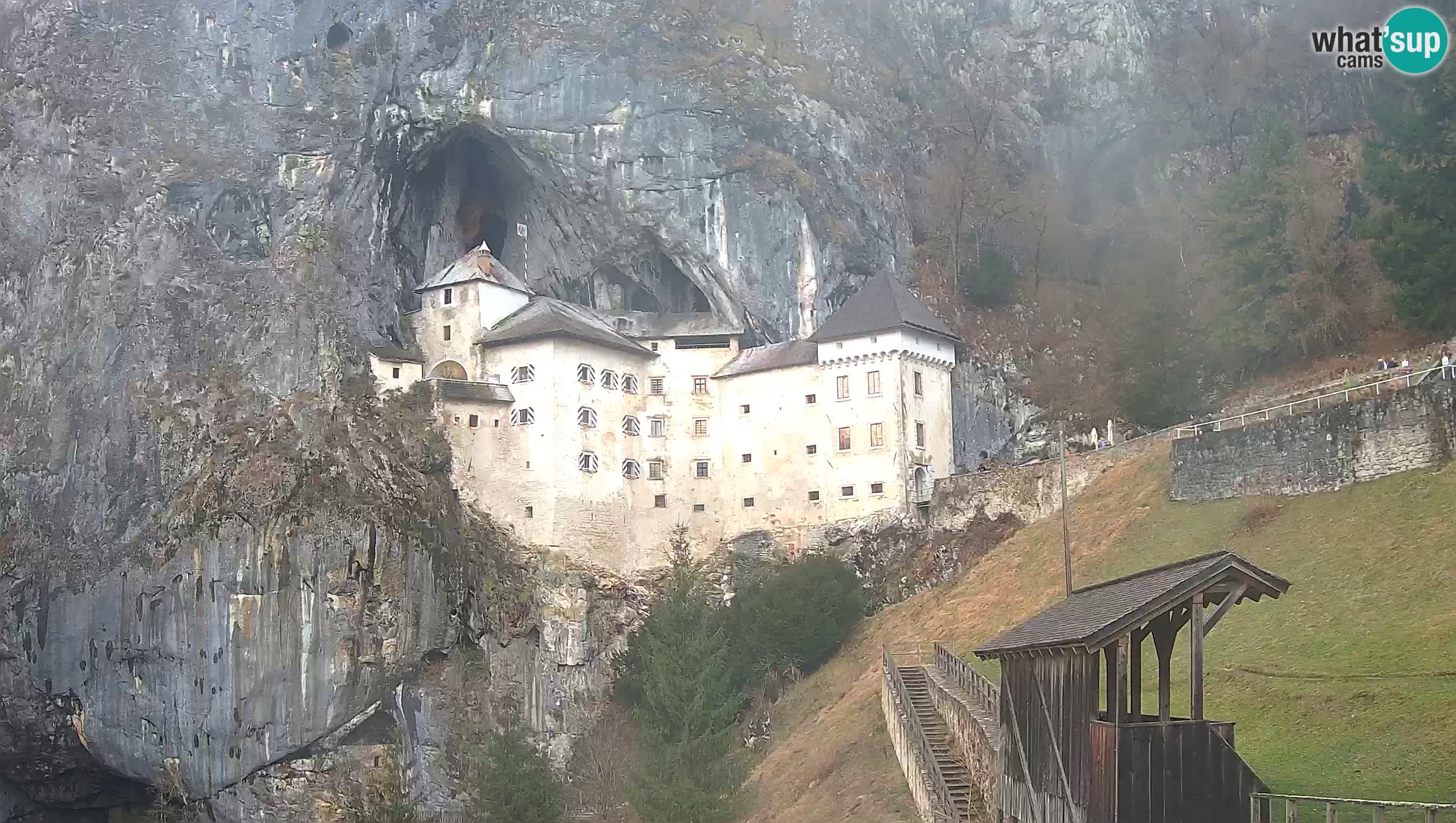 Live Webcam Höhlenburg Predjama – Postojna – Slowenien