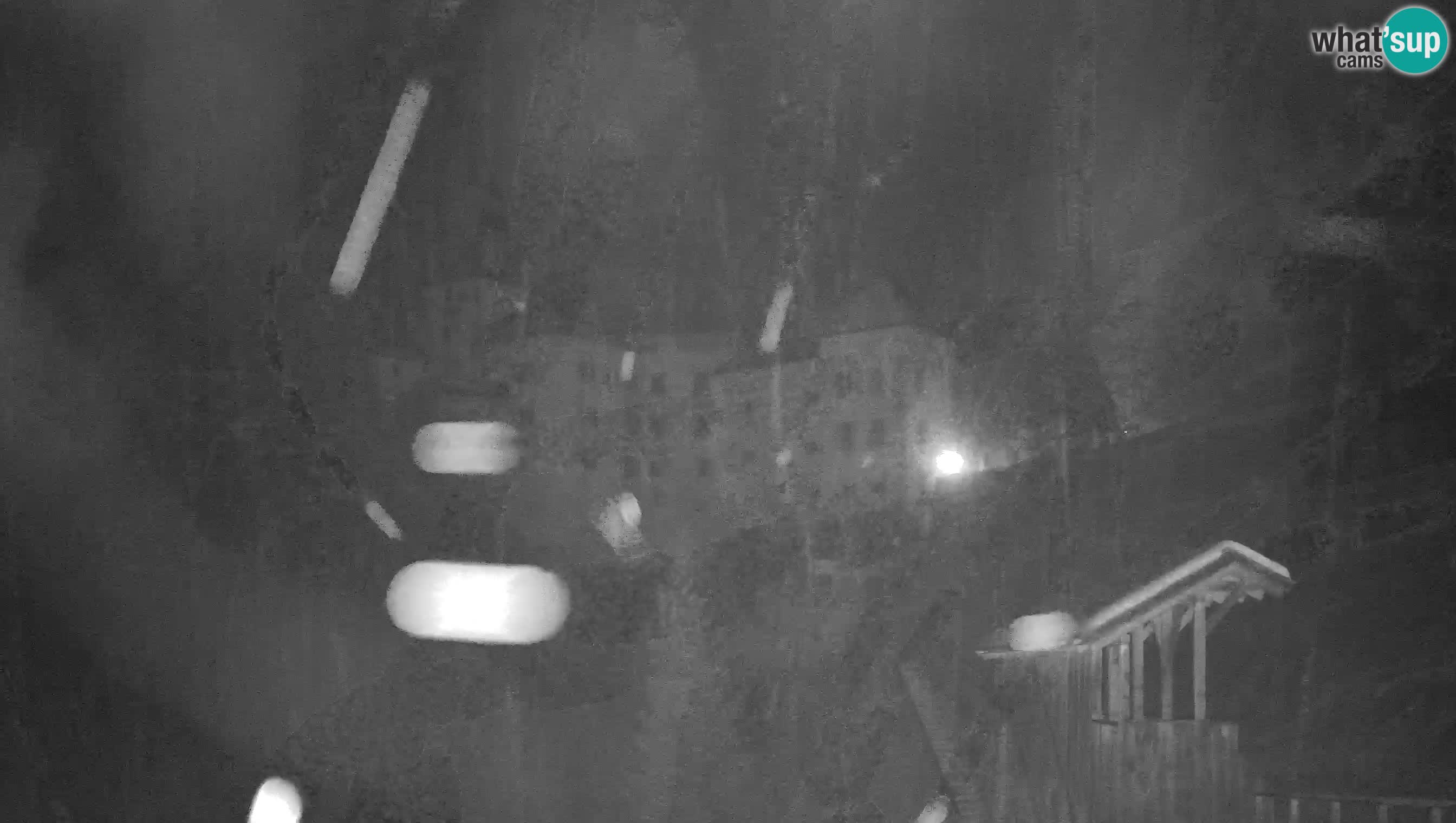 Spletna kamera Predjamski grad – Grad Predjama – Postojna