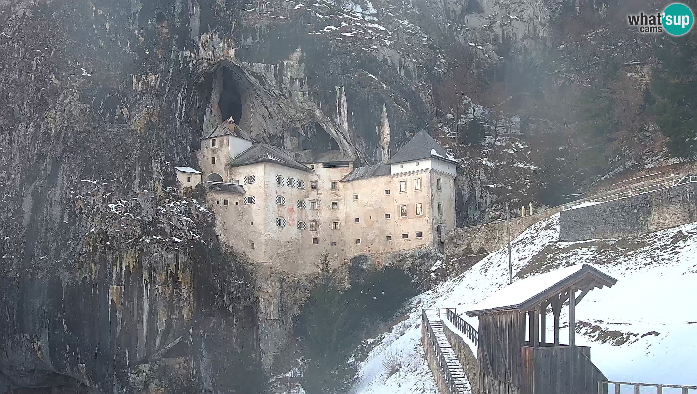 Live Webcam Grad Predjama – Château de Predjama – Postojna – Slovénie