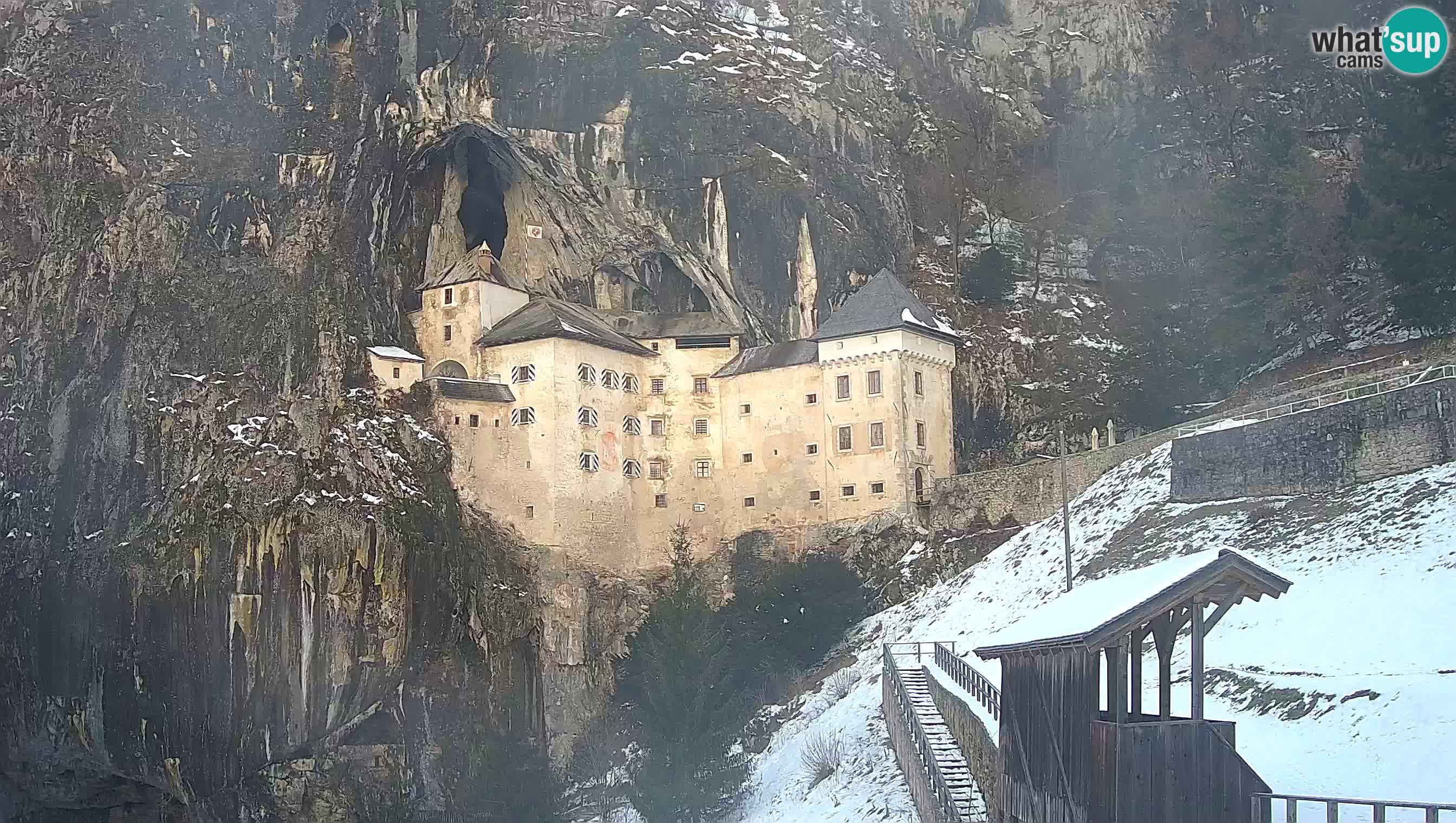 Live Webcam Grad Predjama – Château de Predjama – Postojna – Slovénie