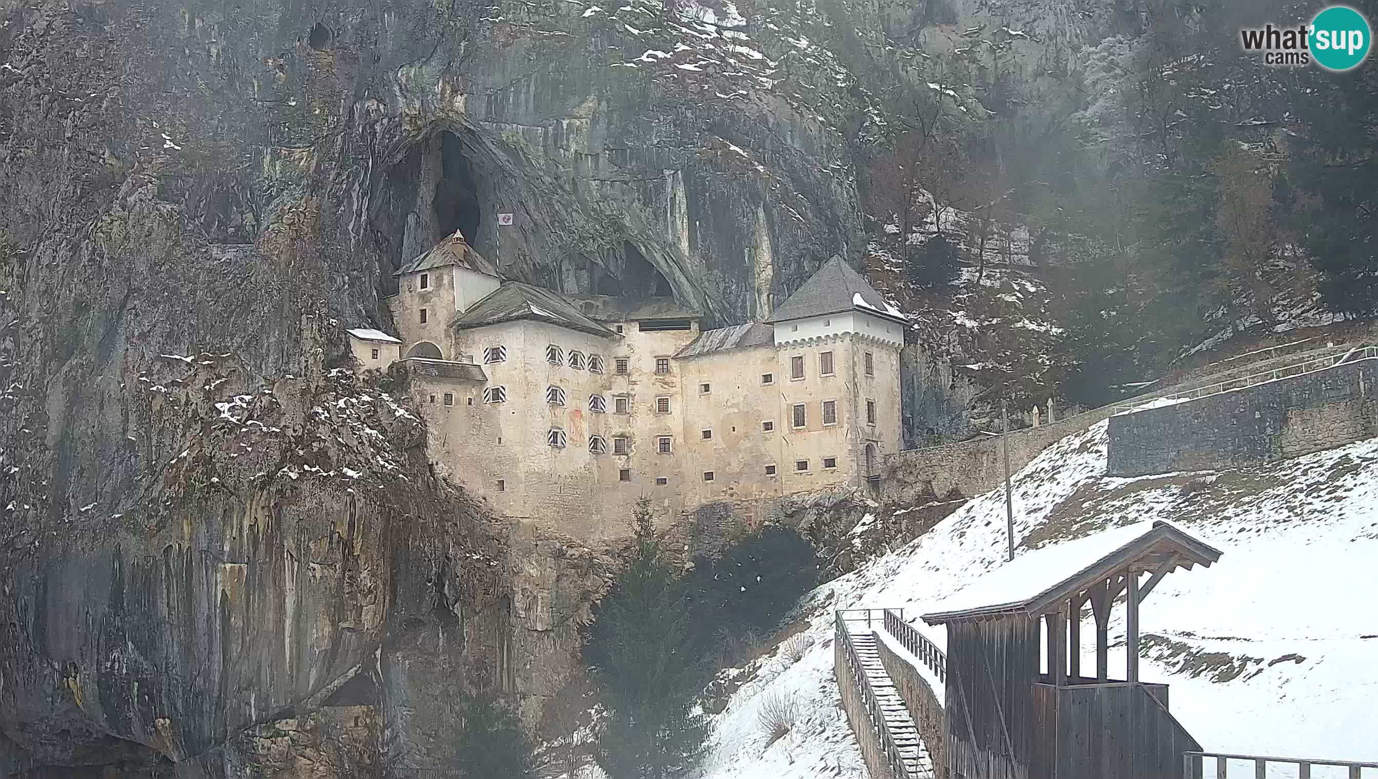 Live Webcam Grad Predjama – Château de Predjama – Postojna – Slovénie