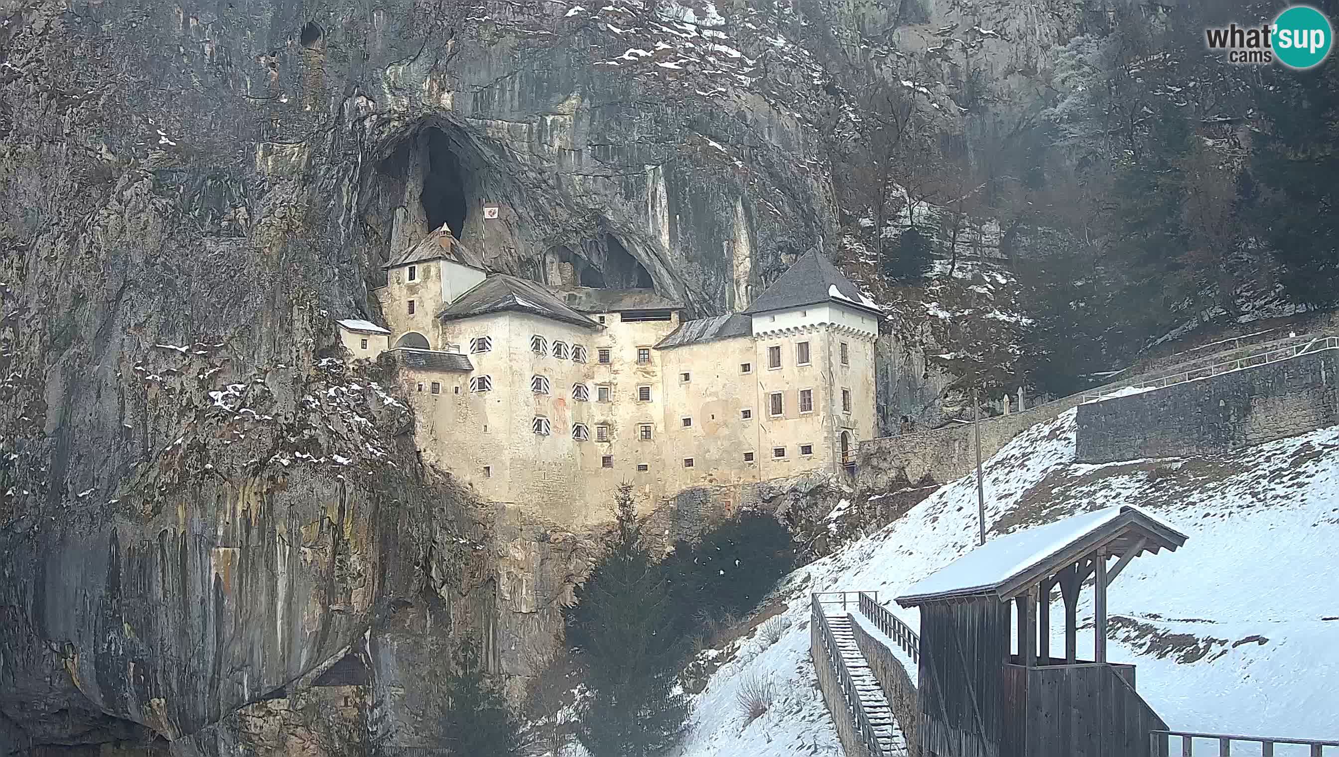 Live Webcam Grad Predjama – Château de Predjama – Postojna – Slovénie