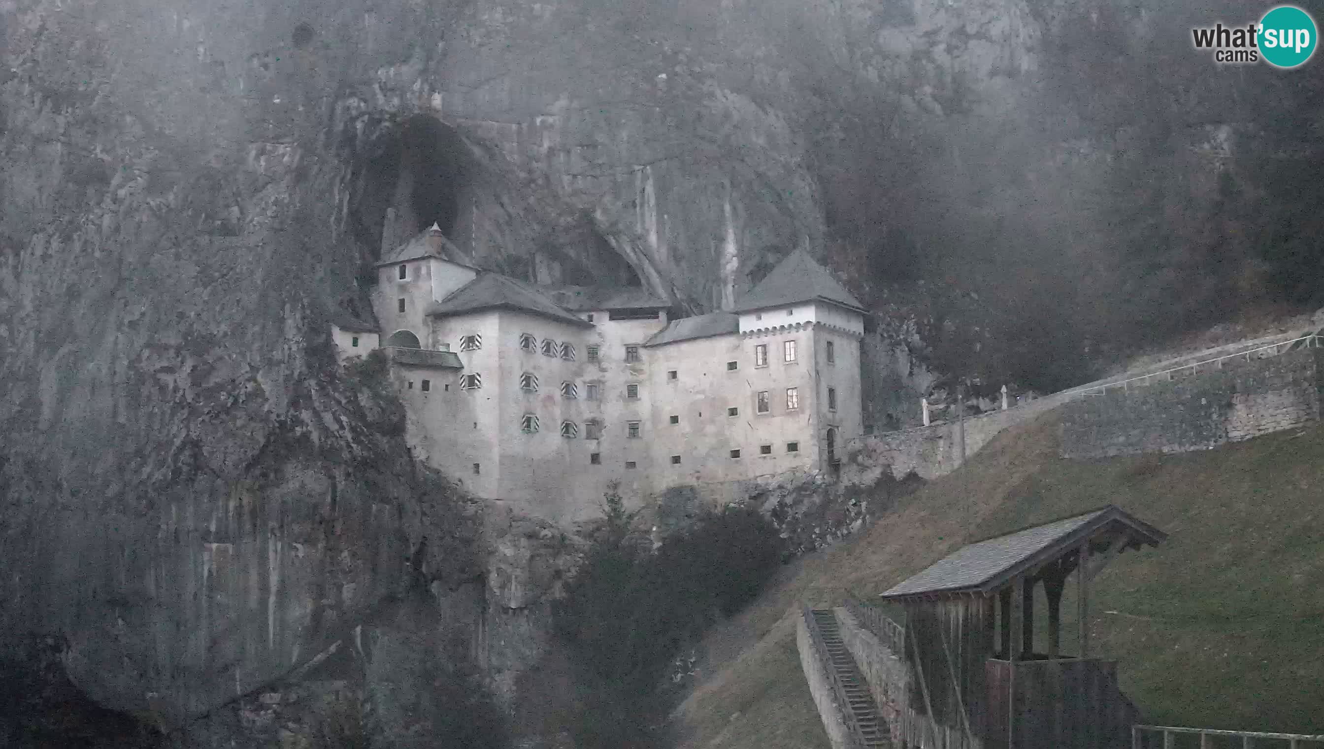 Live Webcam Grad Predjama – Château de Predjama – Postojna – Slovénie