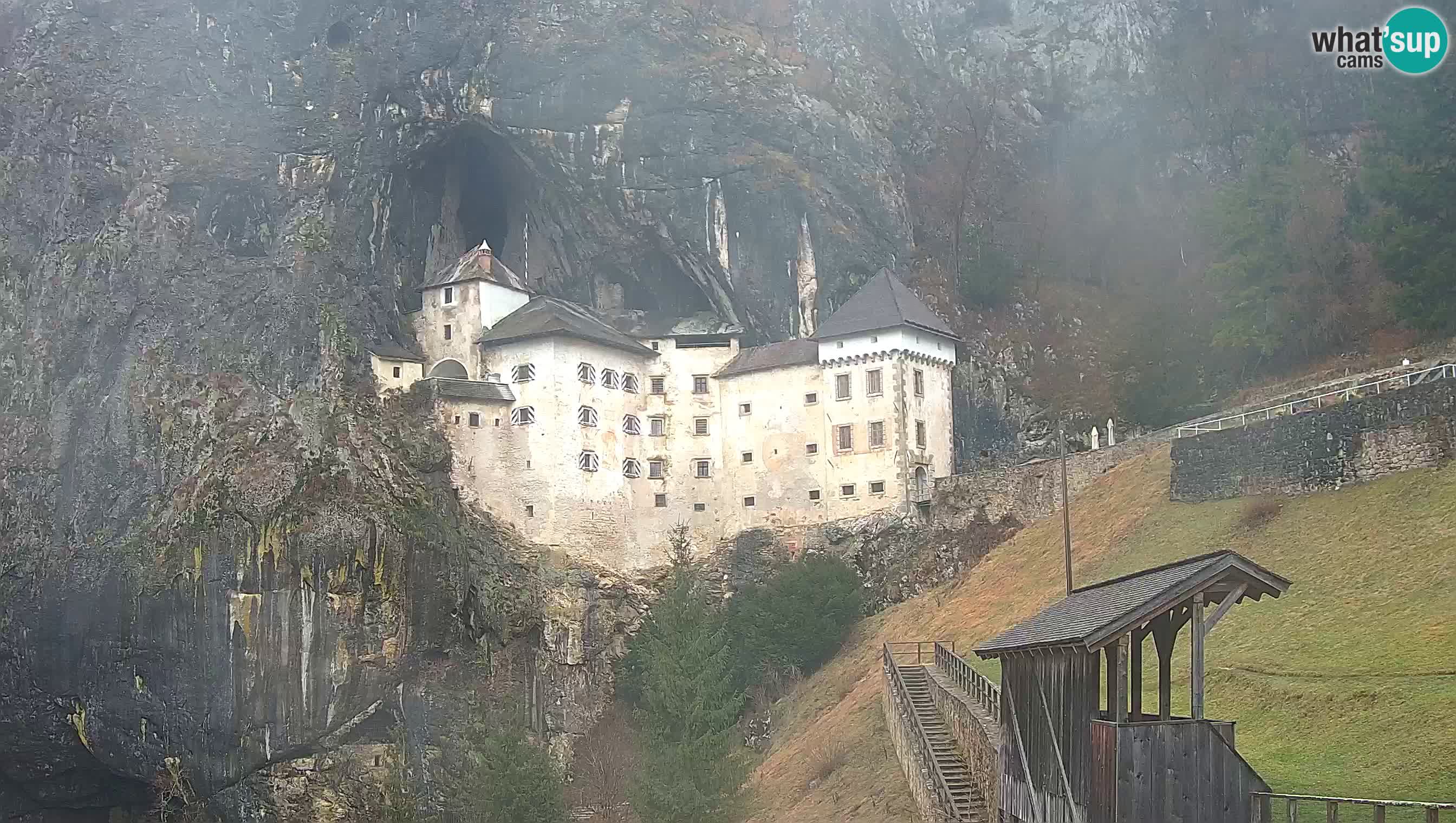 Live Webcam Höhlenburg Predjama – Postojna – Slowenien