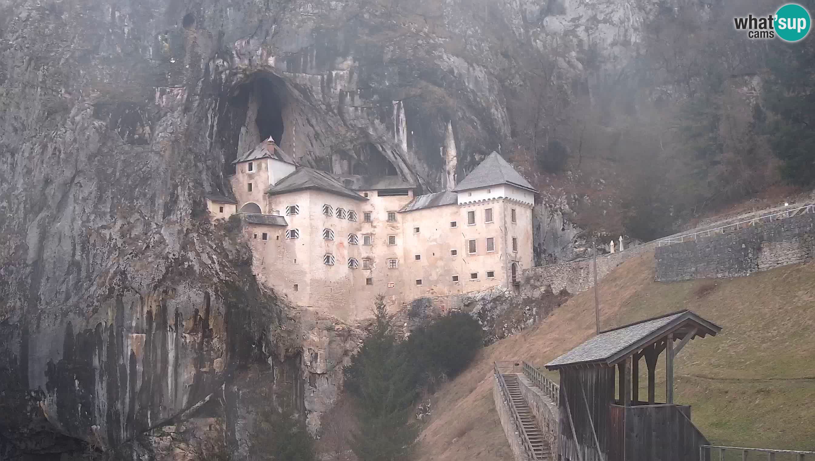 Web kamera Predjamski dvorac – Postojna – Slovenija