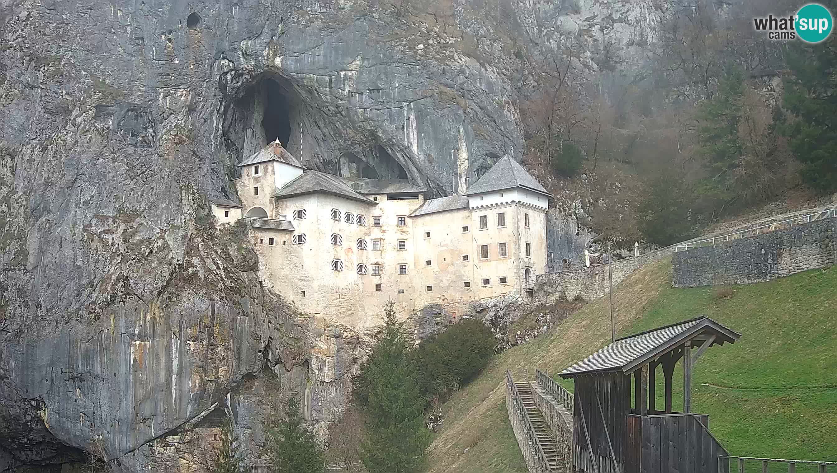 Live Webcam Grad Predjama – Château de Predjama – Postojna – Slovénie