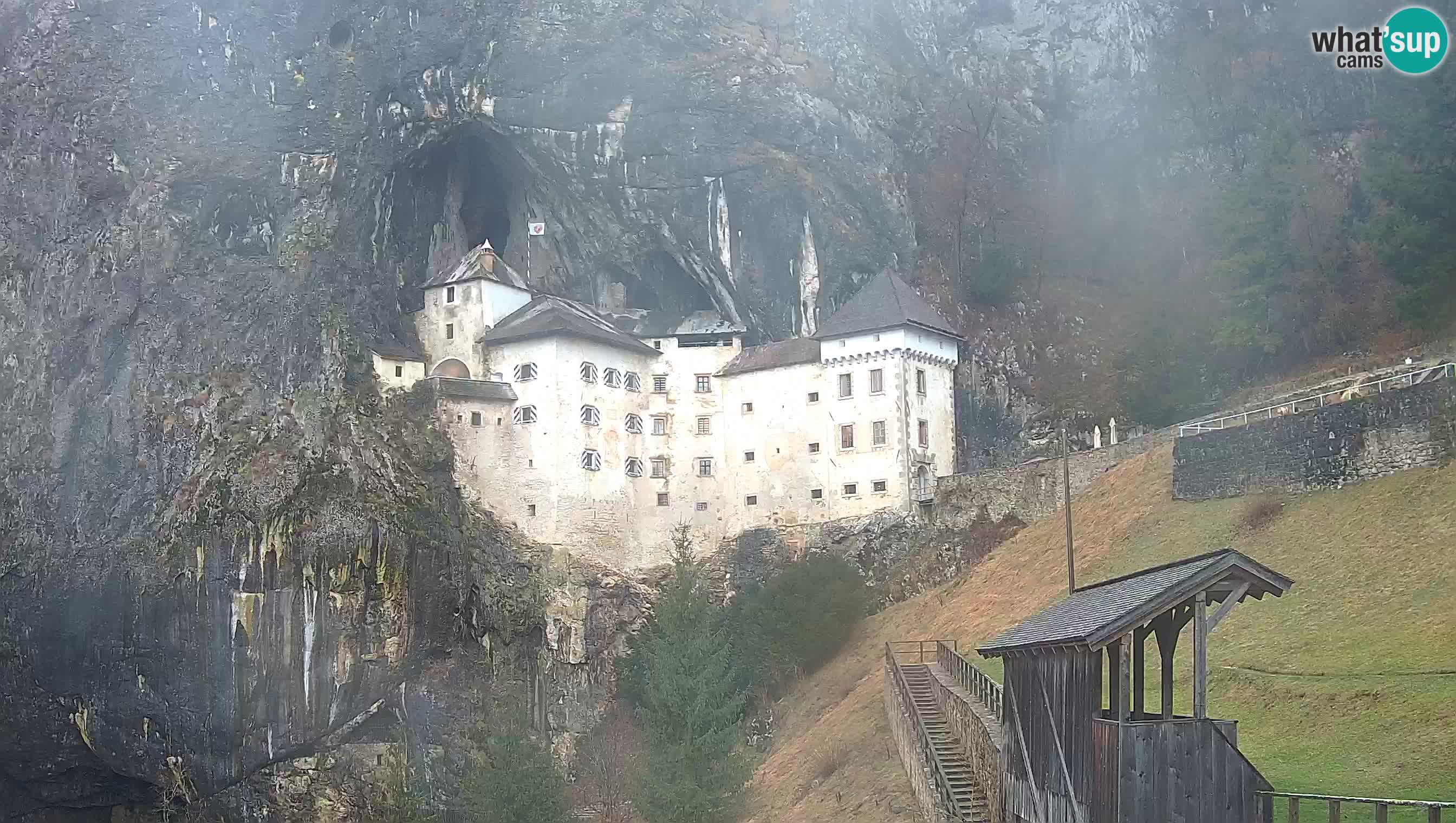 Live Webcam Höhlenburg Predjama – Postojna – Slowenien