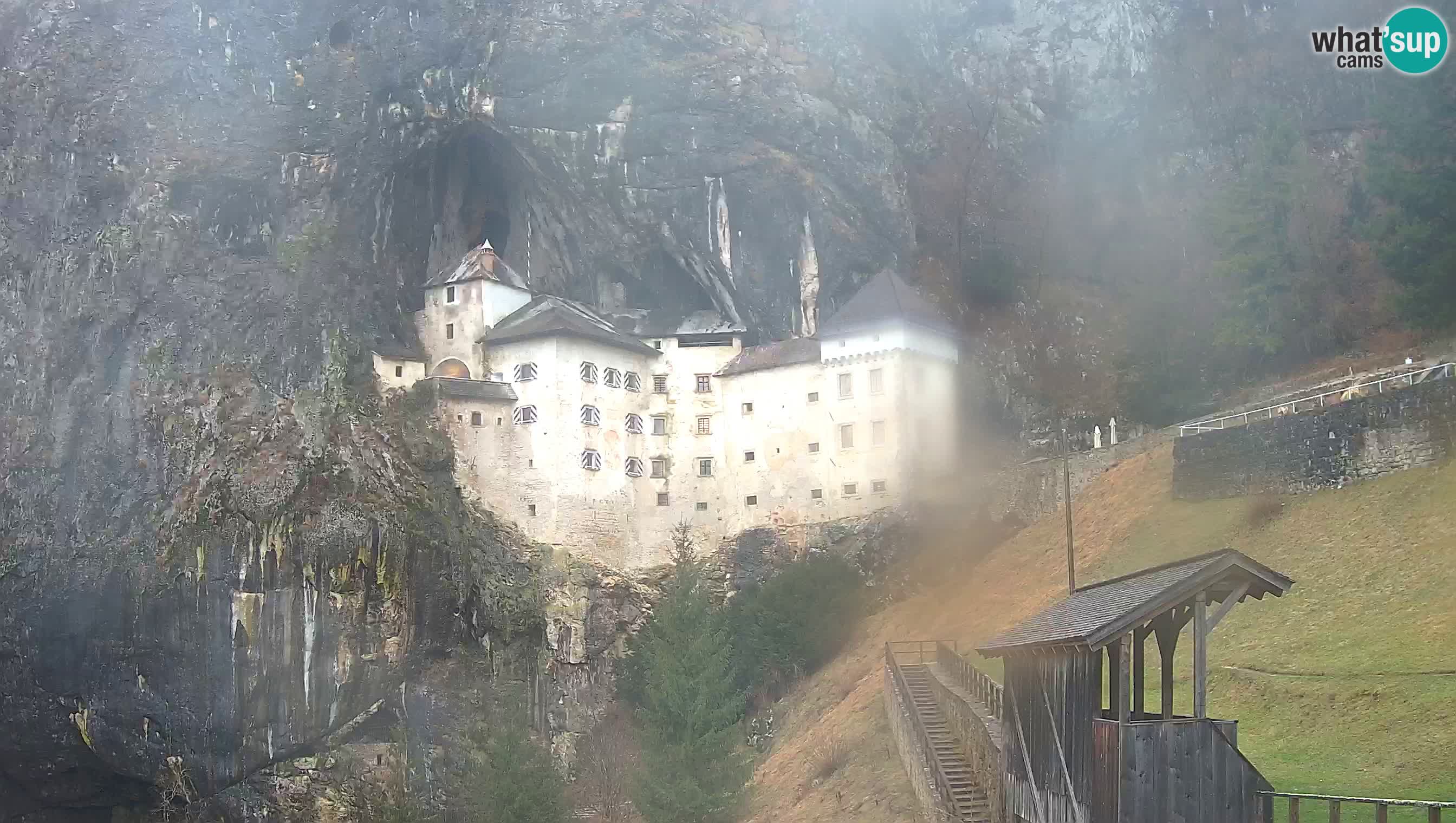 Live Webcam Höhlenburg Predjama – Postojna – Slowenien