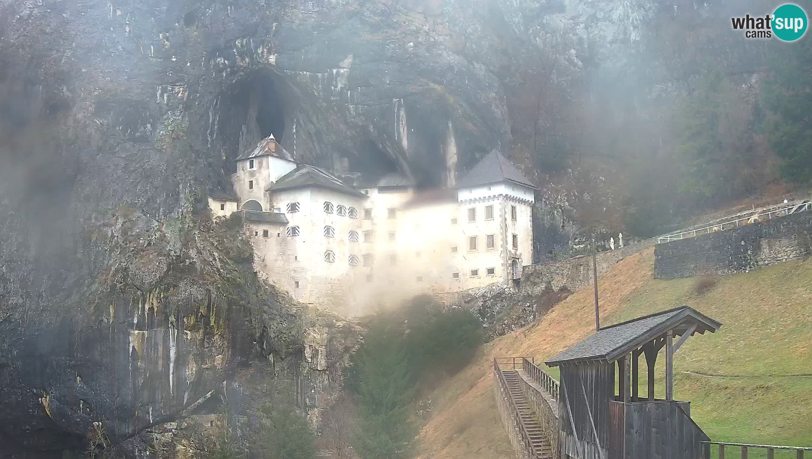 Live Webcam Höhlenburg Predjama – Postojna – Slowenien