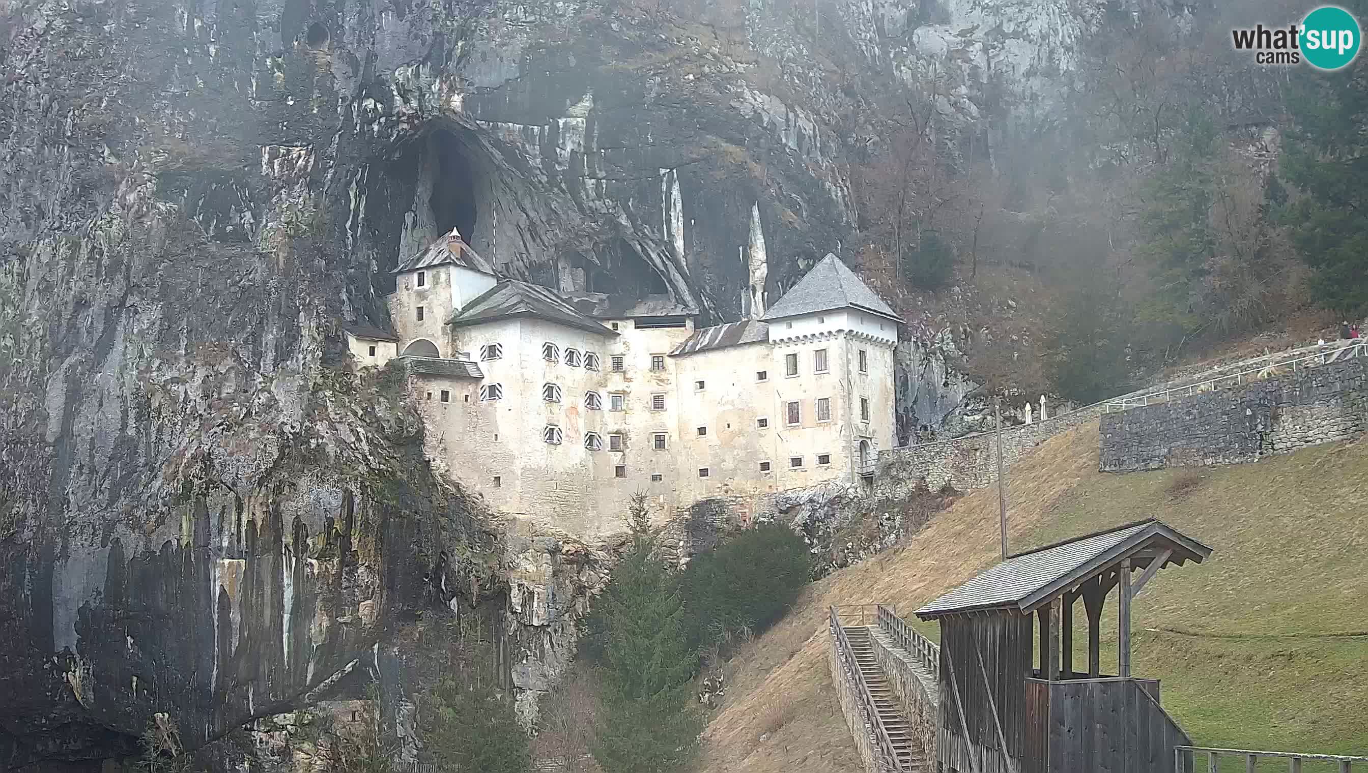 Live Webcam Grad Predjama – Château de Predjama – Postojna – Slovénie