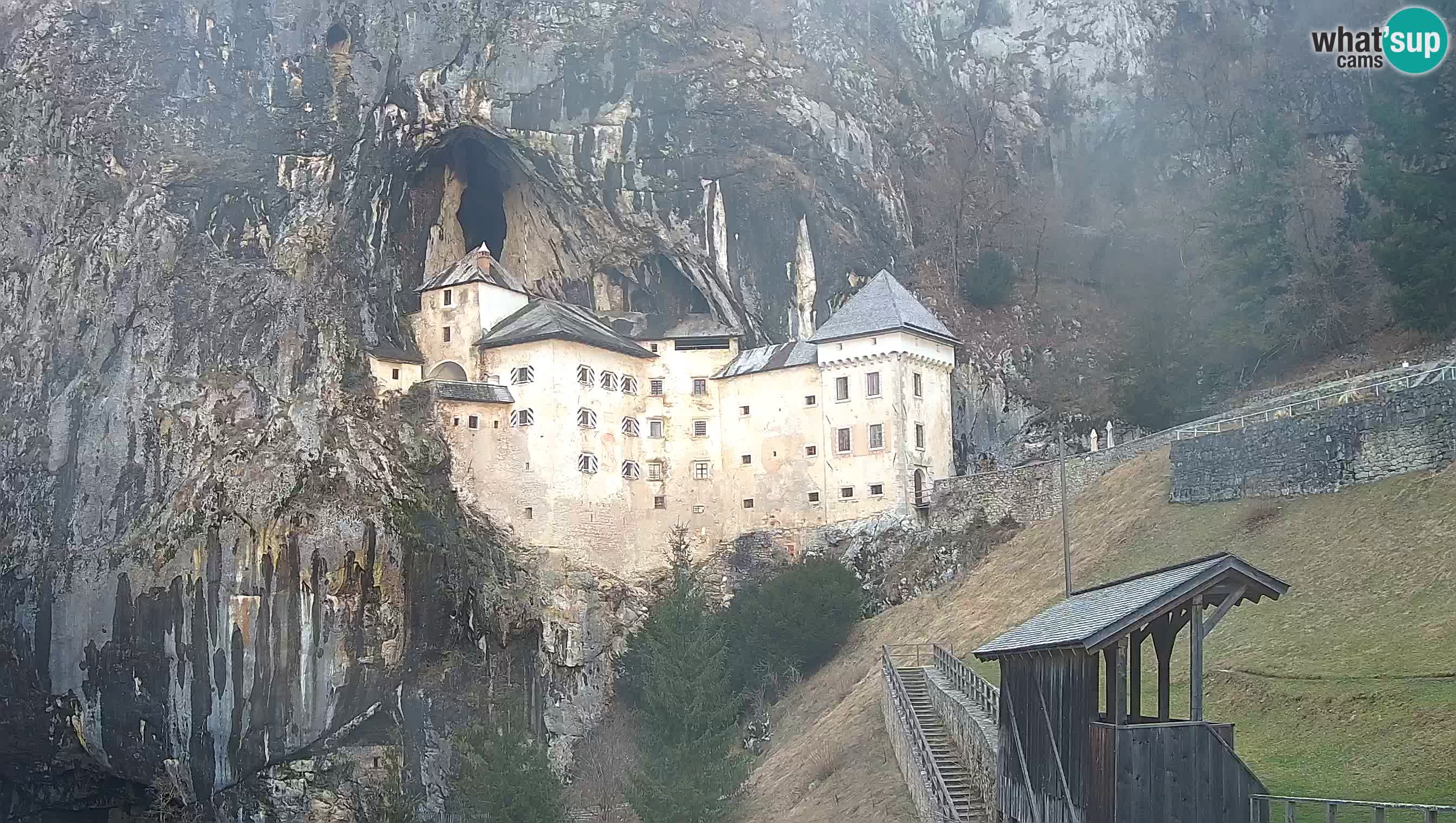 Live Webcam Höhlenburg Predjama – Postojna – Slowenien