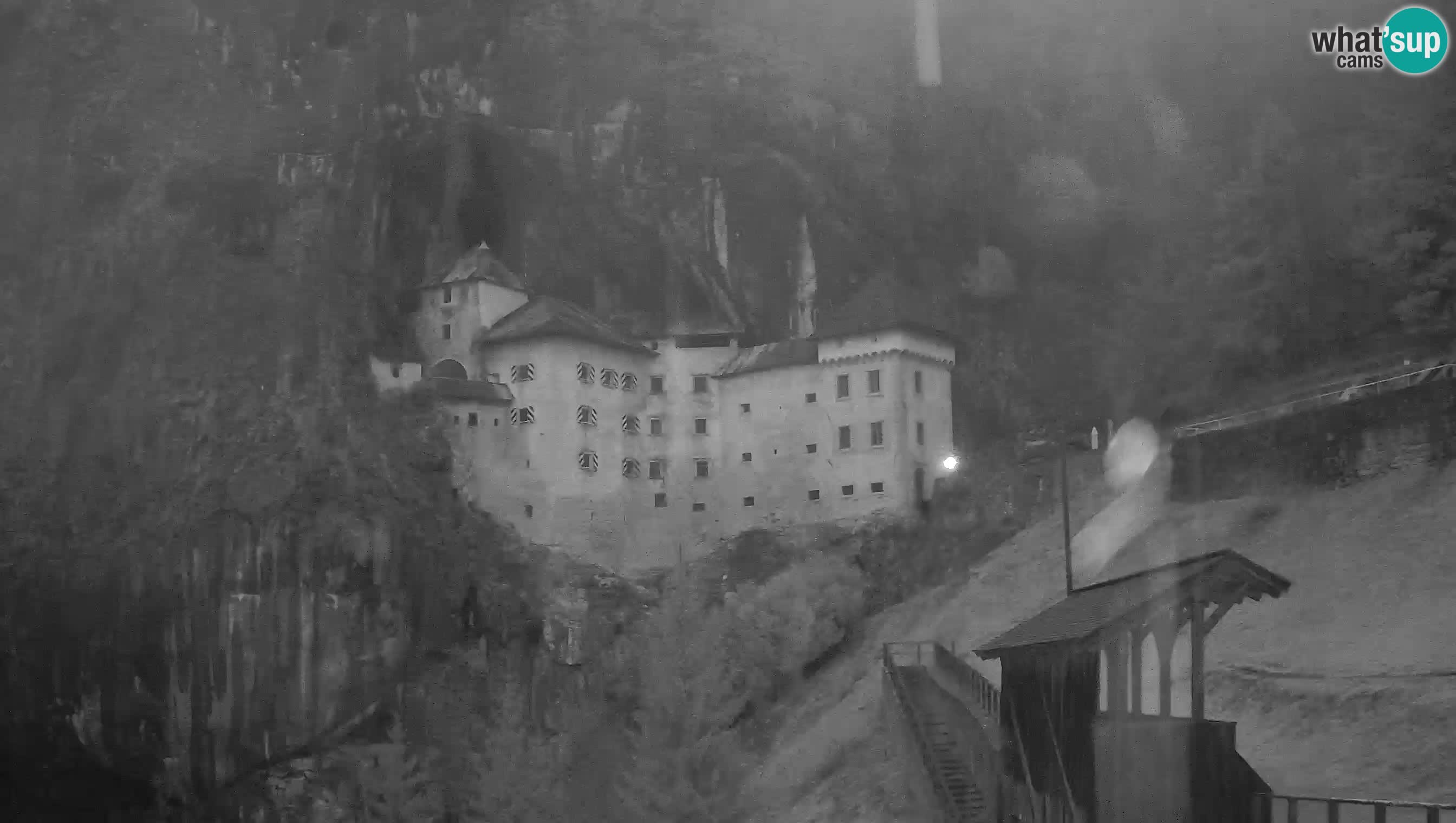 Live Webcam Höhlenburg Predjama – Postojna – Slowenien