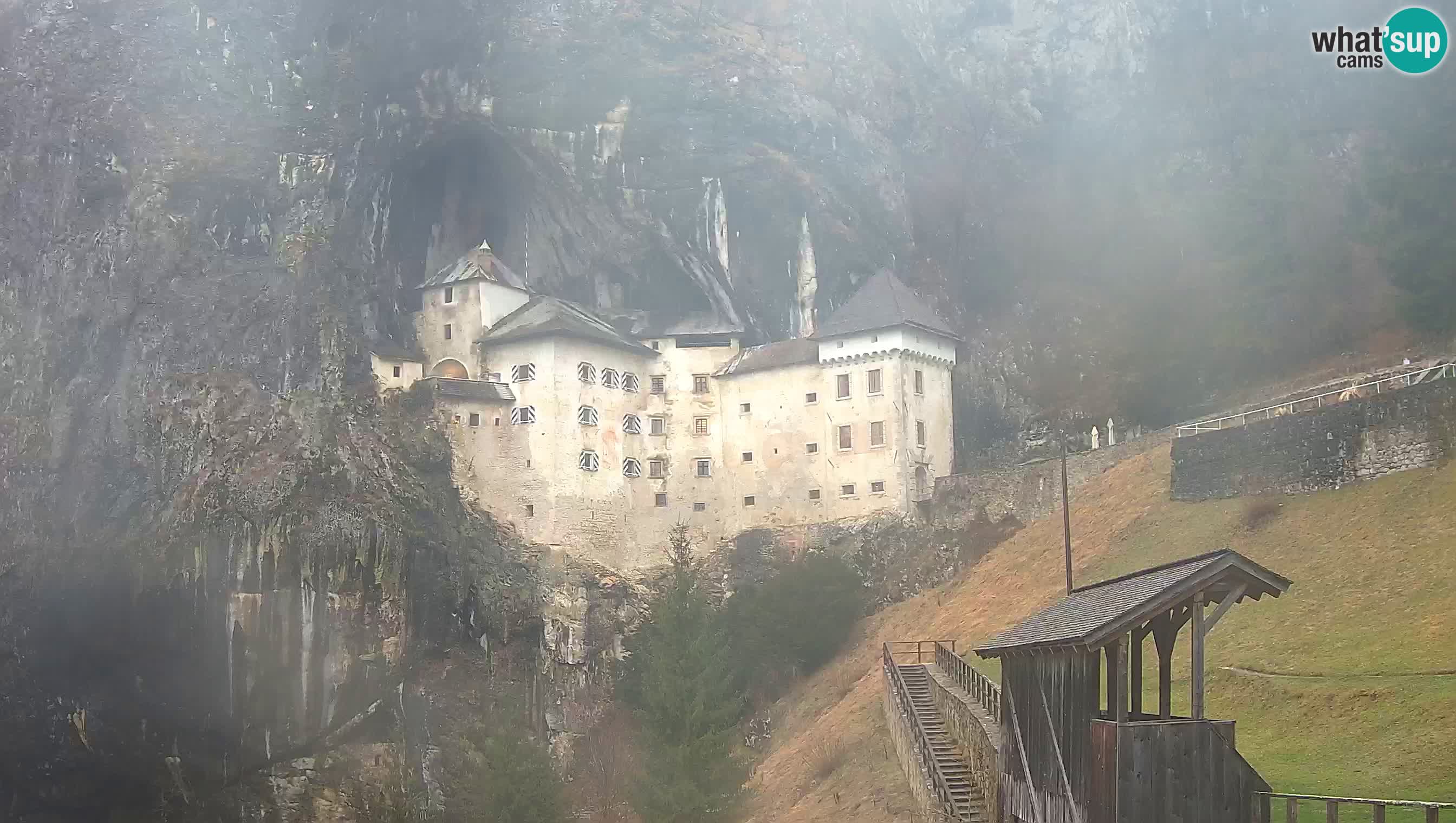 Live Webcam Höhlenburg Predjama – Postojna – Slowenien