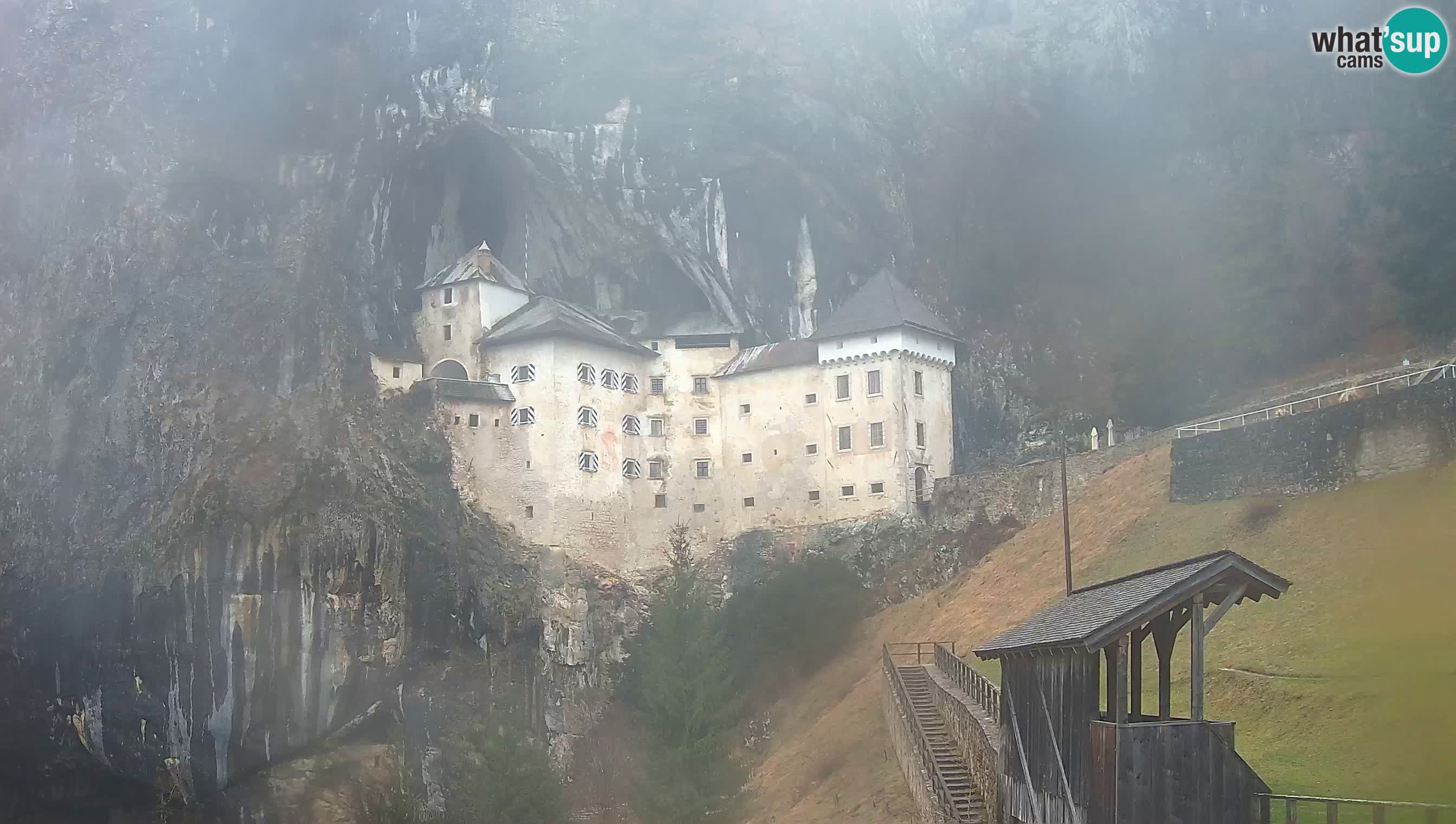 Live Webcam Grad Predjama – Château de Predjama – Postojna – Slovénie
