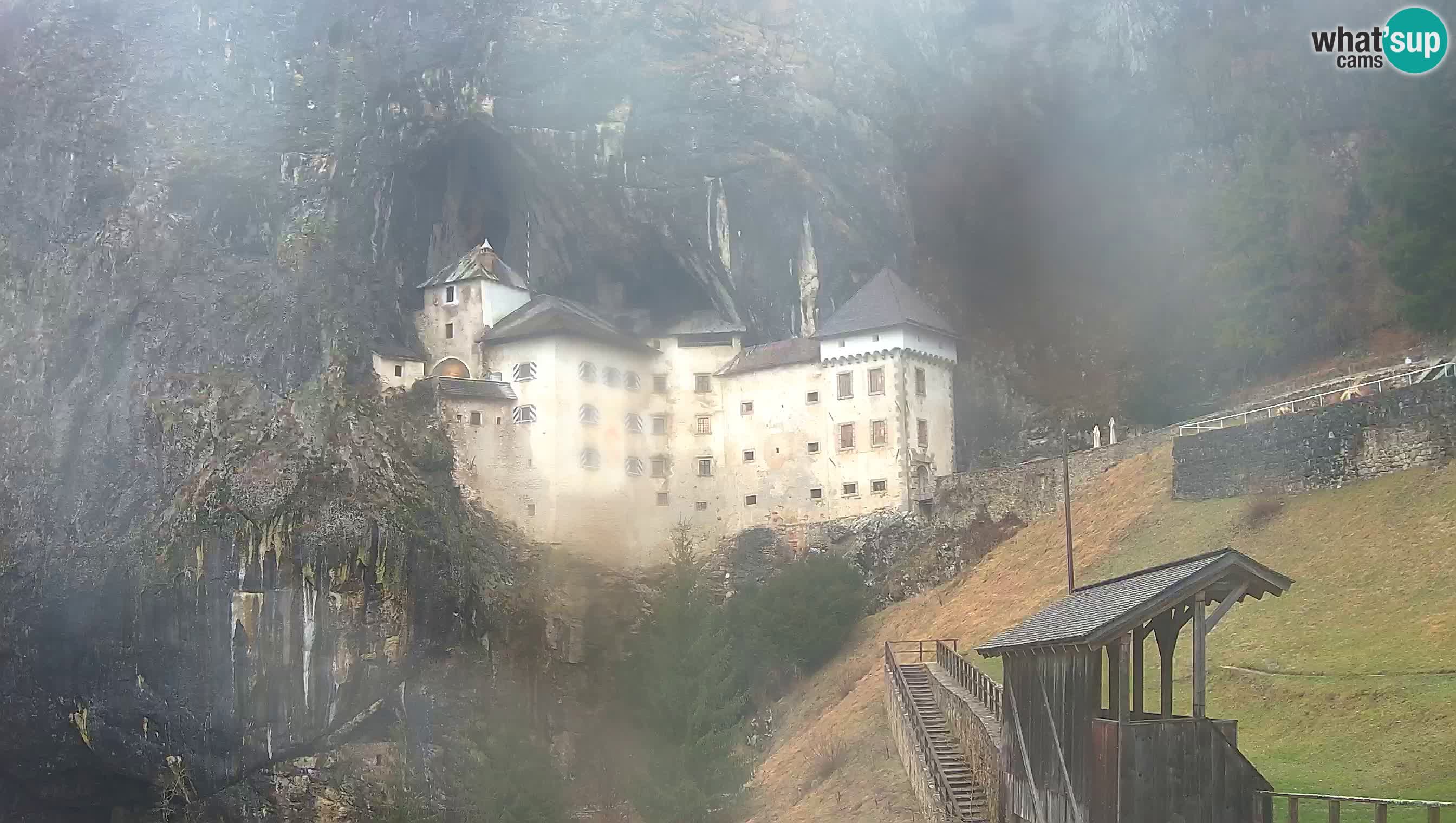 Live Webcam Grad Predjama – Château de Predjama – Postojna – Slovénie