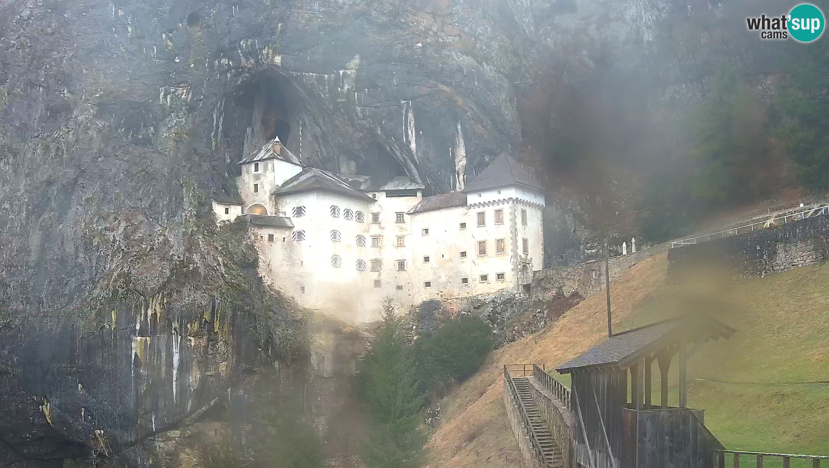 Live Webcam Höhlenburg Predjama – Postojna – Slowenien