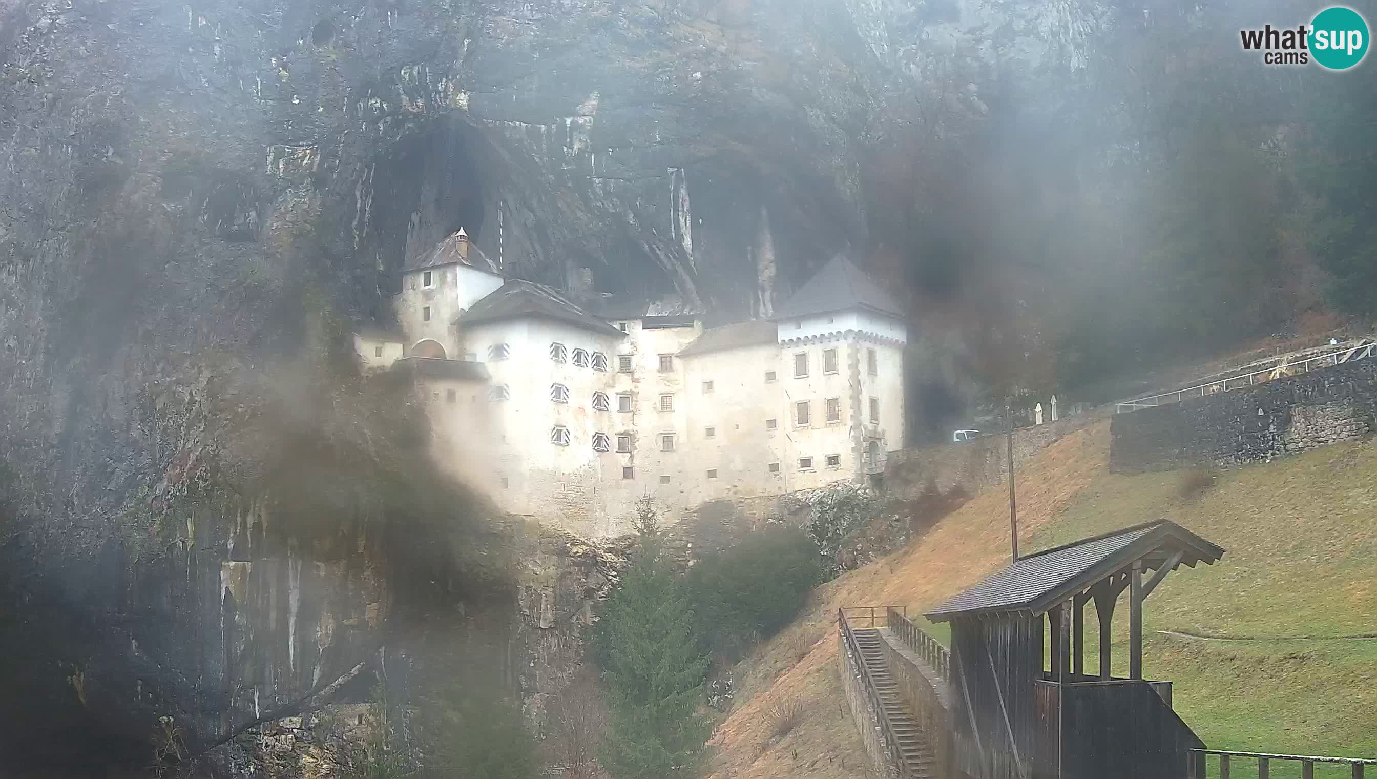 Live Webcam Höhlenburg Predjama – Postojna – Slowenien