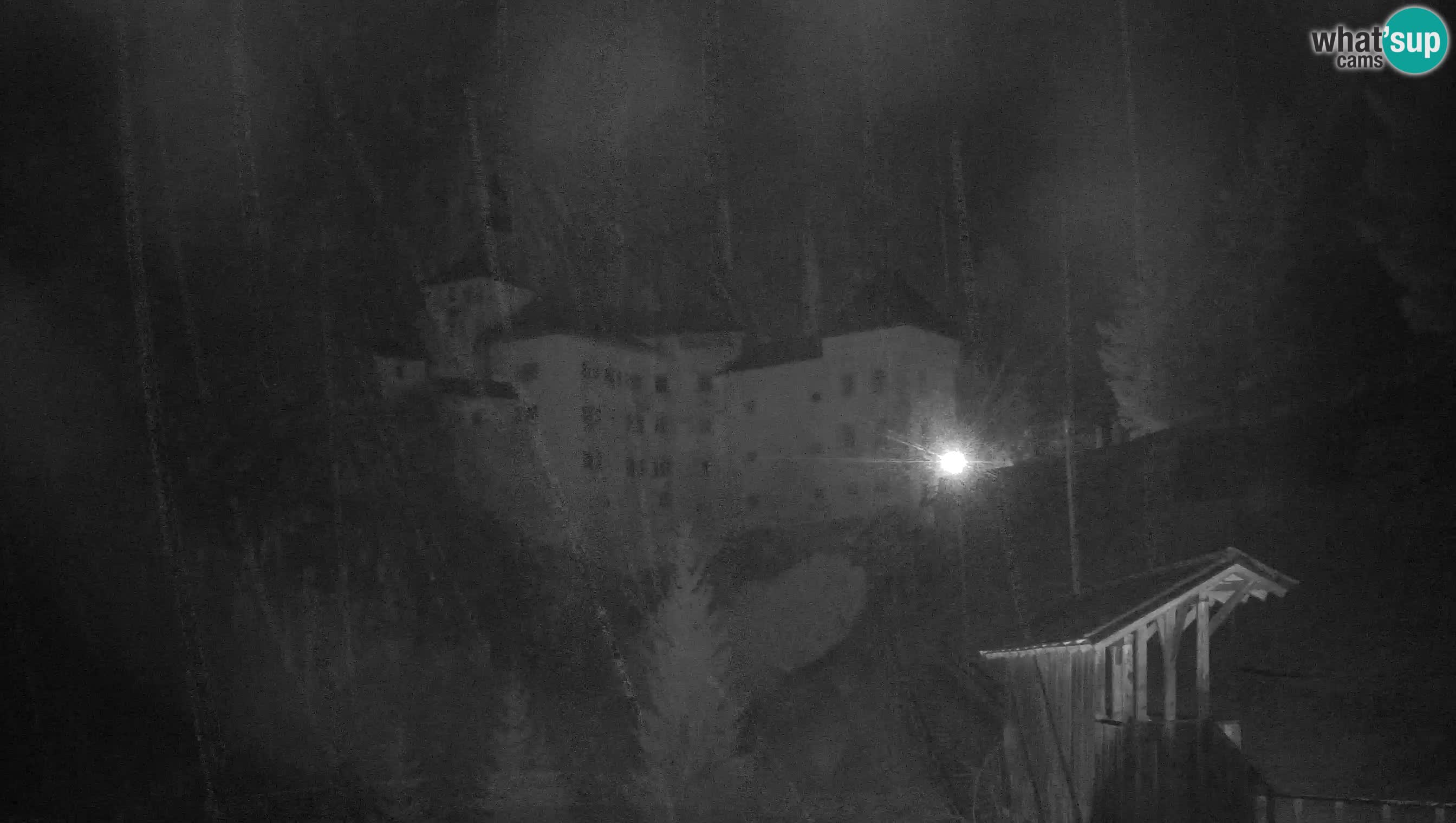 Spletna kamera Predjamski grad – Grad Predjama – Postojna