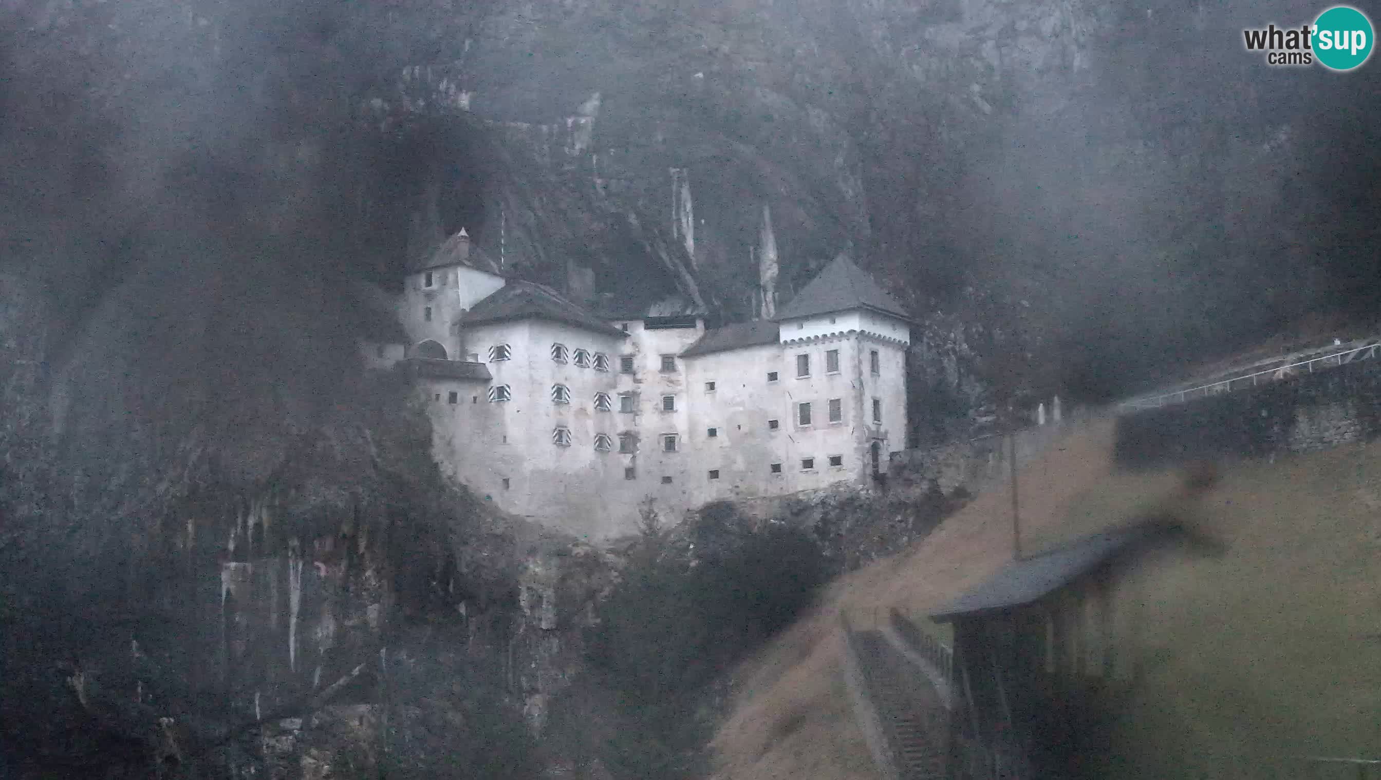 Live Webcam Höhlenburg Predjama – Postojna – Slowenien