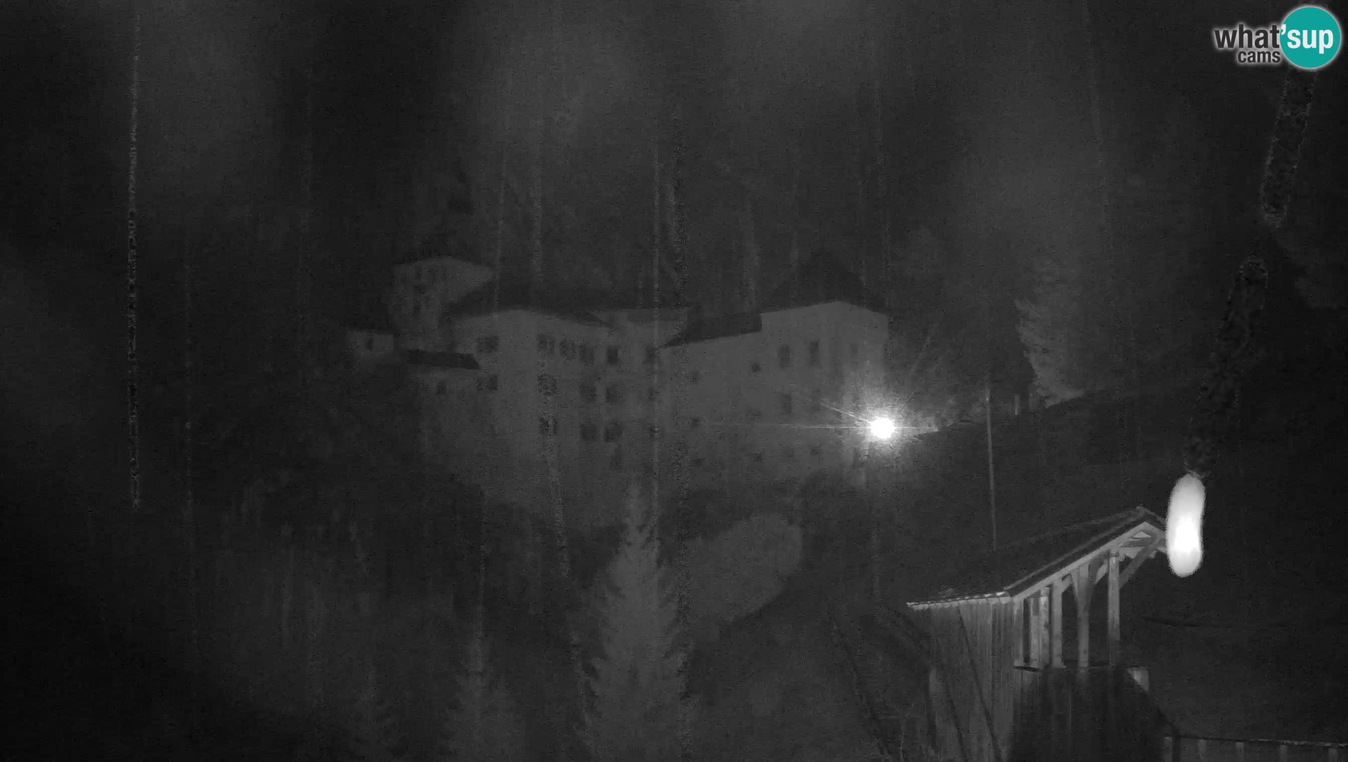 Spletna kamera Predjamski grad – Grad Predjama – Postojna