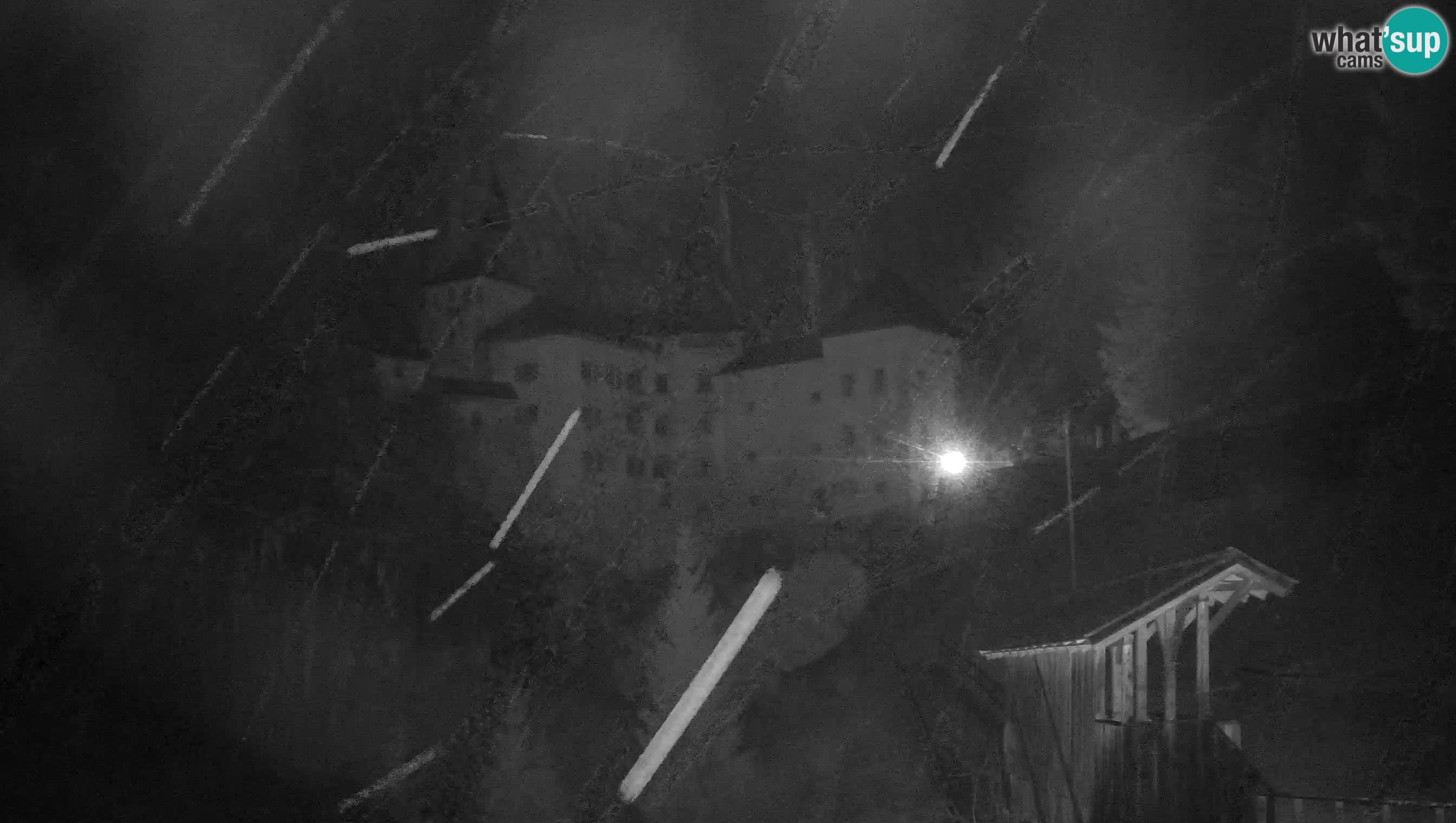 Spletna kamera Predjamski grad – Grad Predjama – Postojna