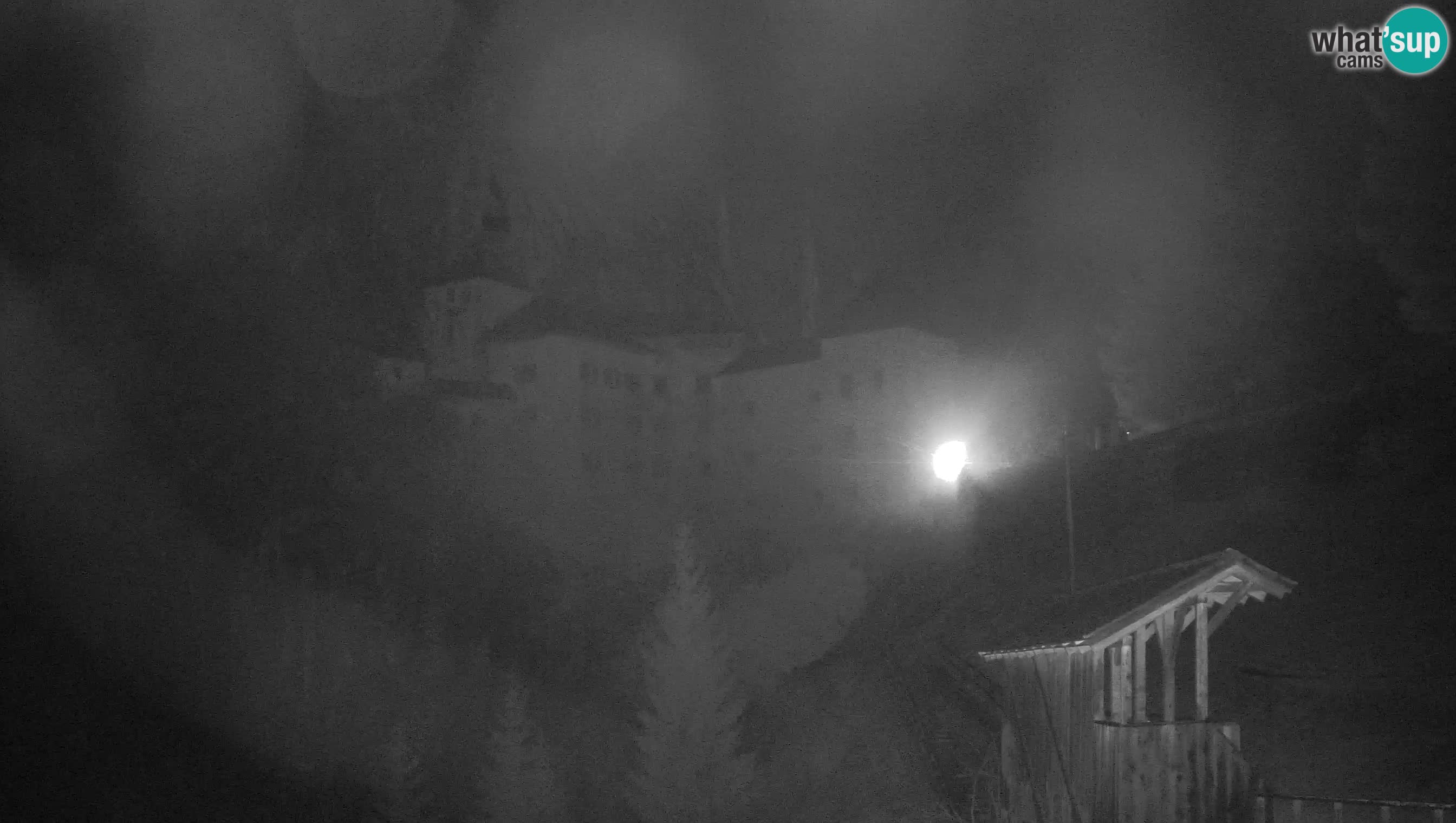 Spletna kamera Predjamski grad – Grad Predjama – Postojna