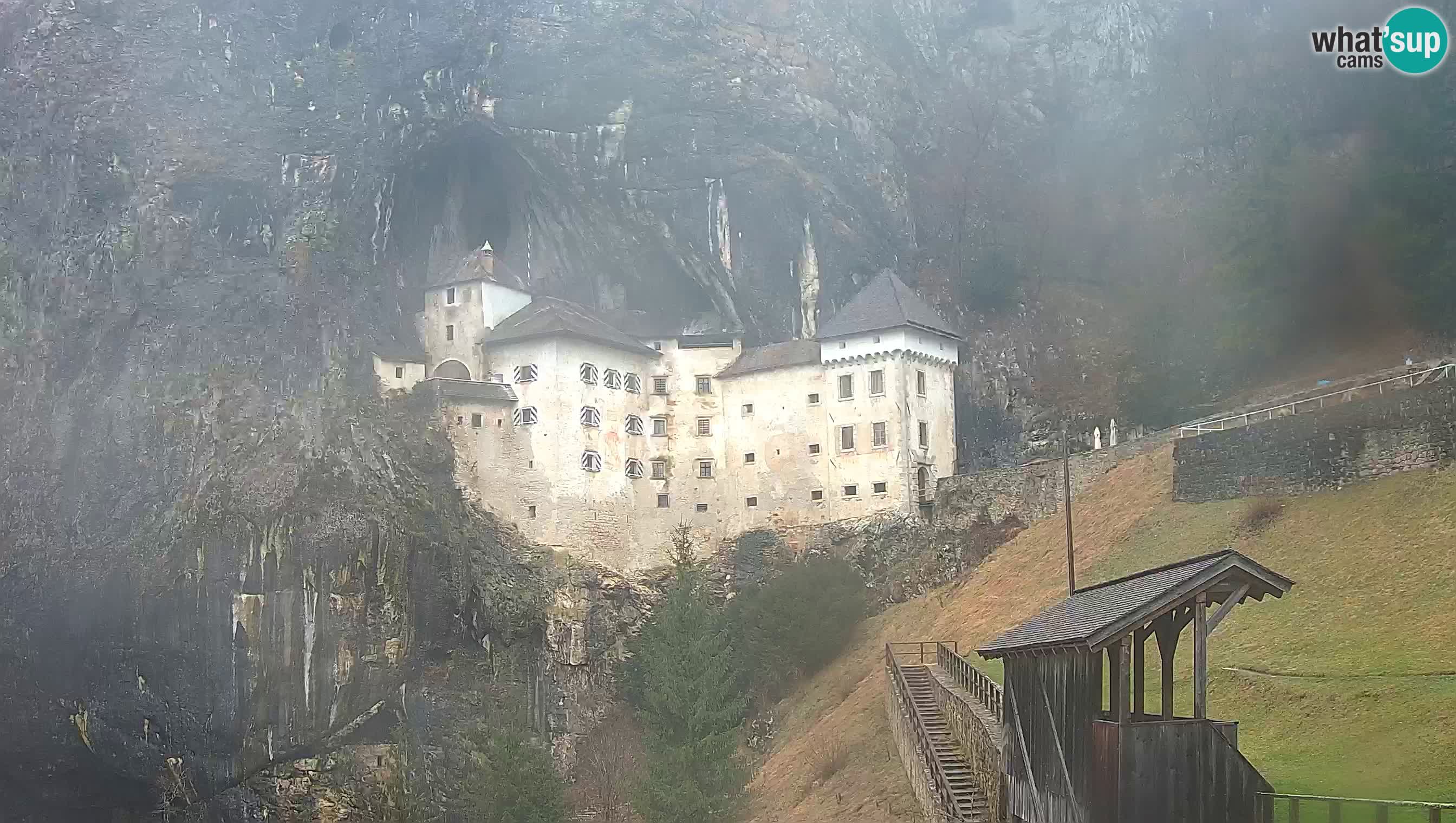 Live Webcam Grad Predjama – Château de Predjama – Postojna – Slovénie