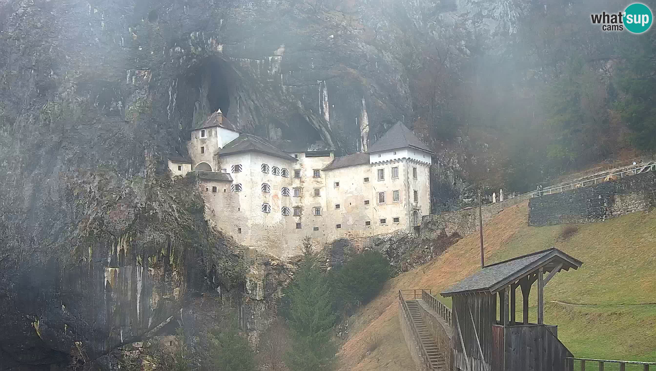 Live Webcam Grad Predjama – Château de Predjama – Postojna – Slovénie